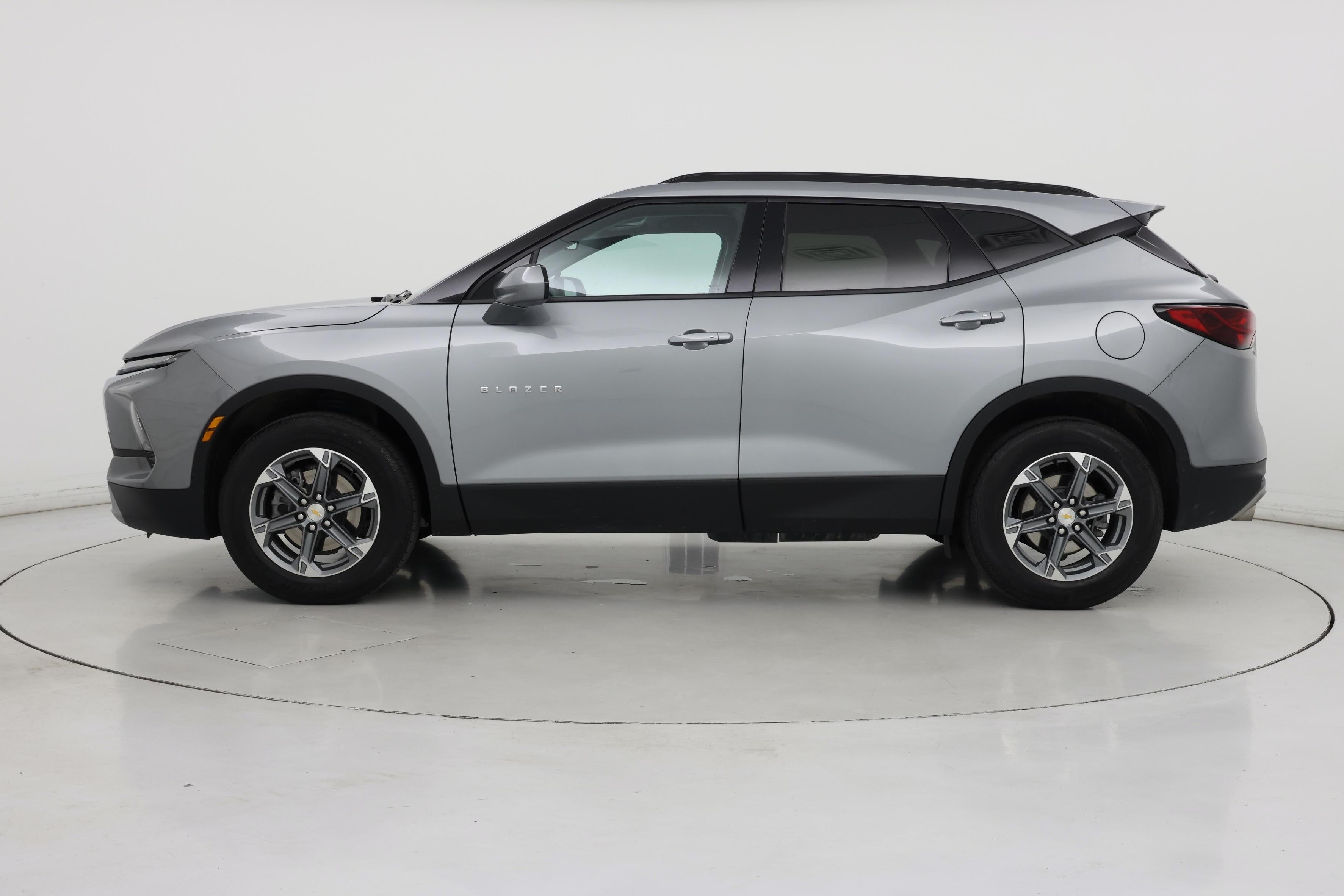 Thumbnail: 2023 Chevrolet Blazer - 3