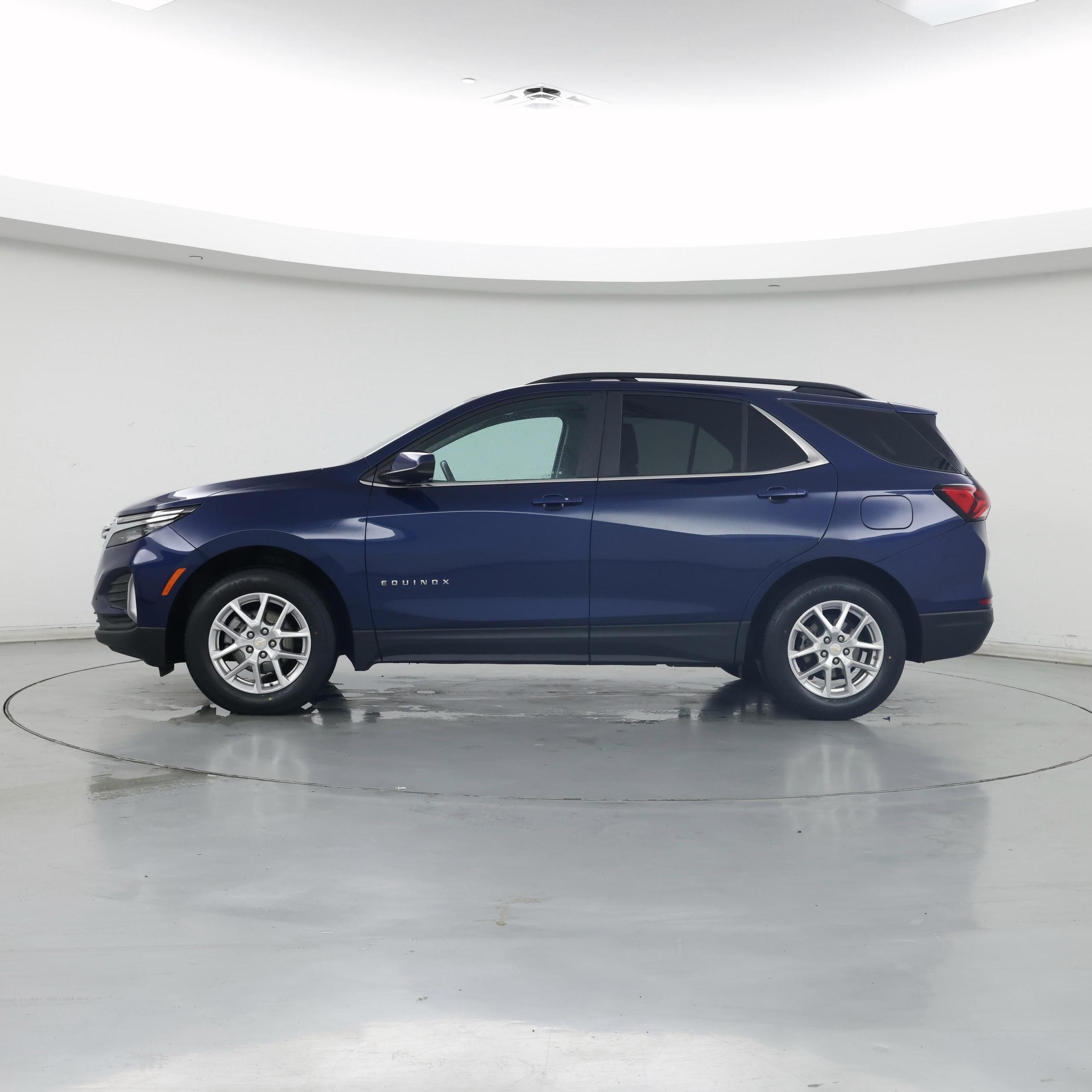 Thumbnail: 2022 Chevrolet Equinox - 3