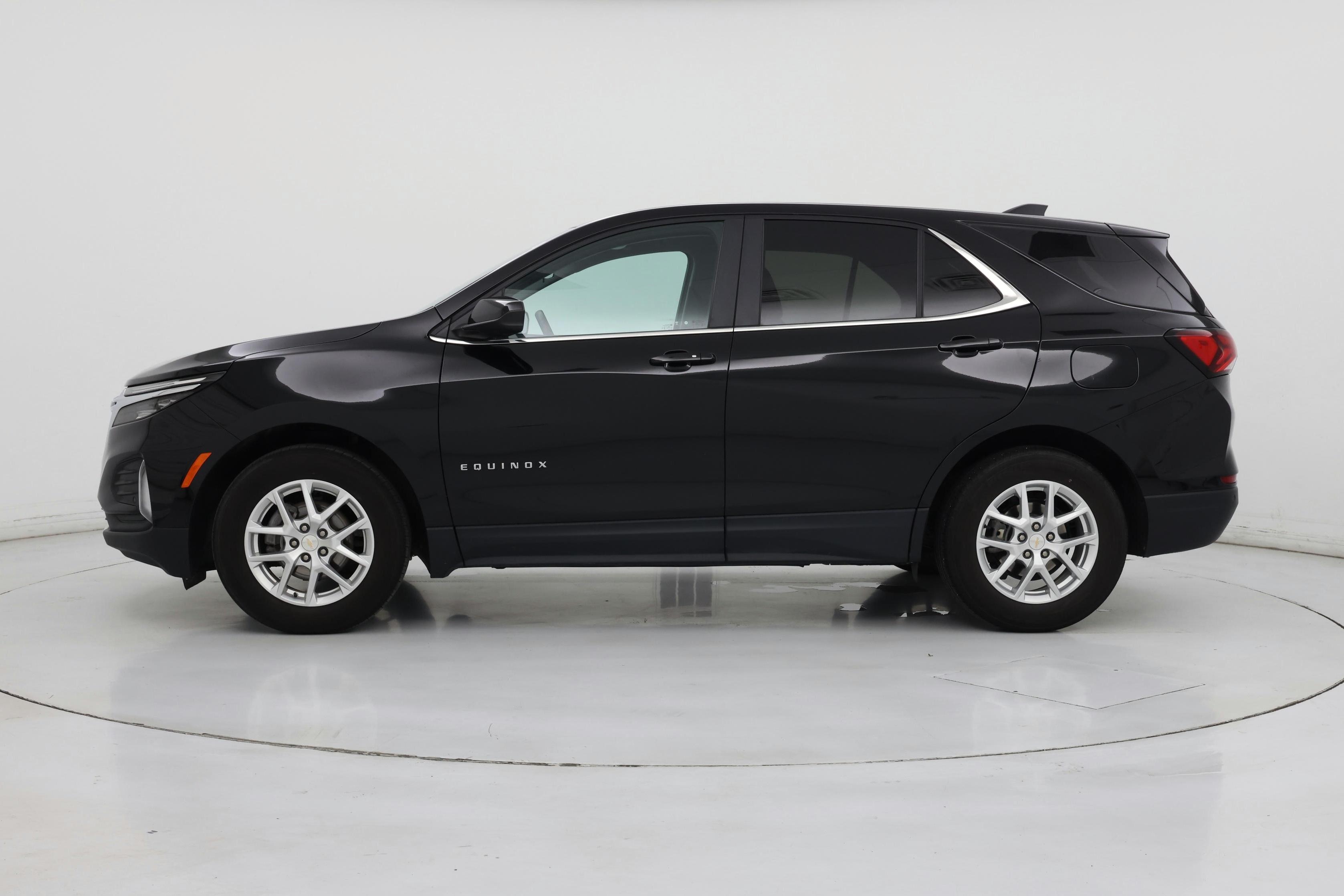 Thumbnail: 2023 Chevrolet Equinox - 3
