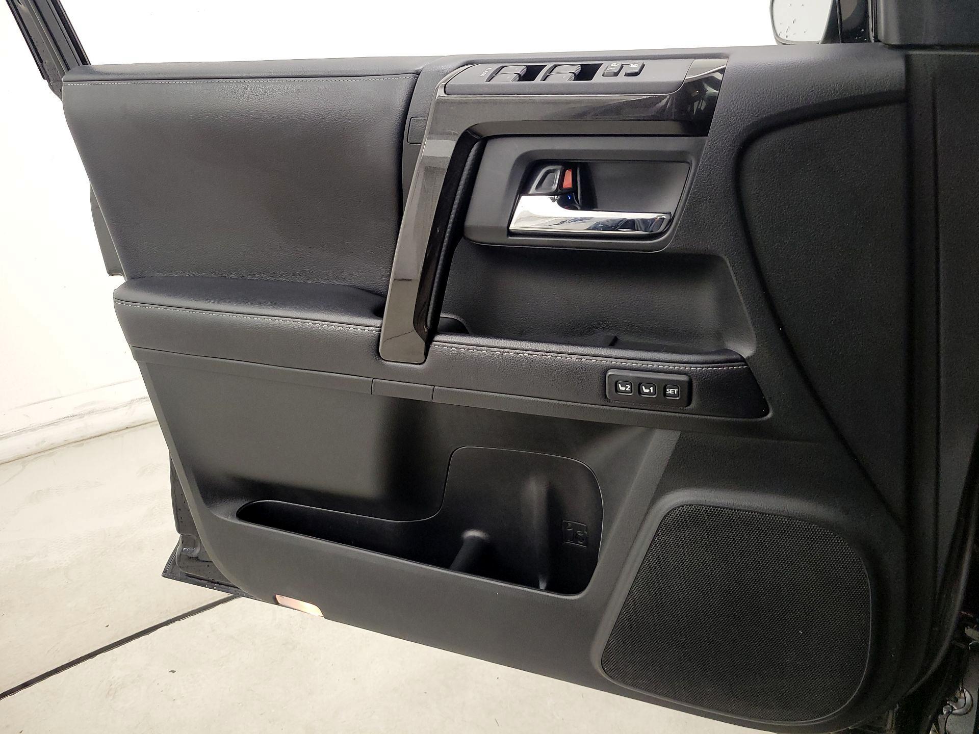 Thumbnail: 2019 Toyota 4Runner - 12