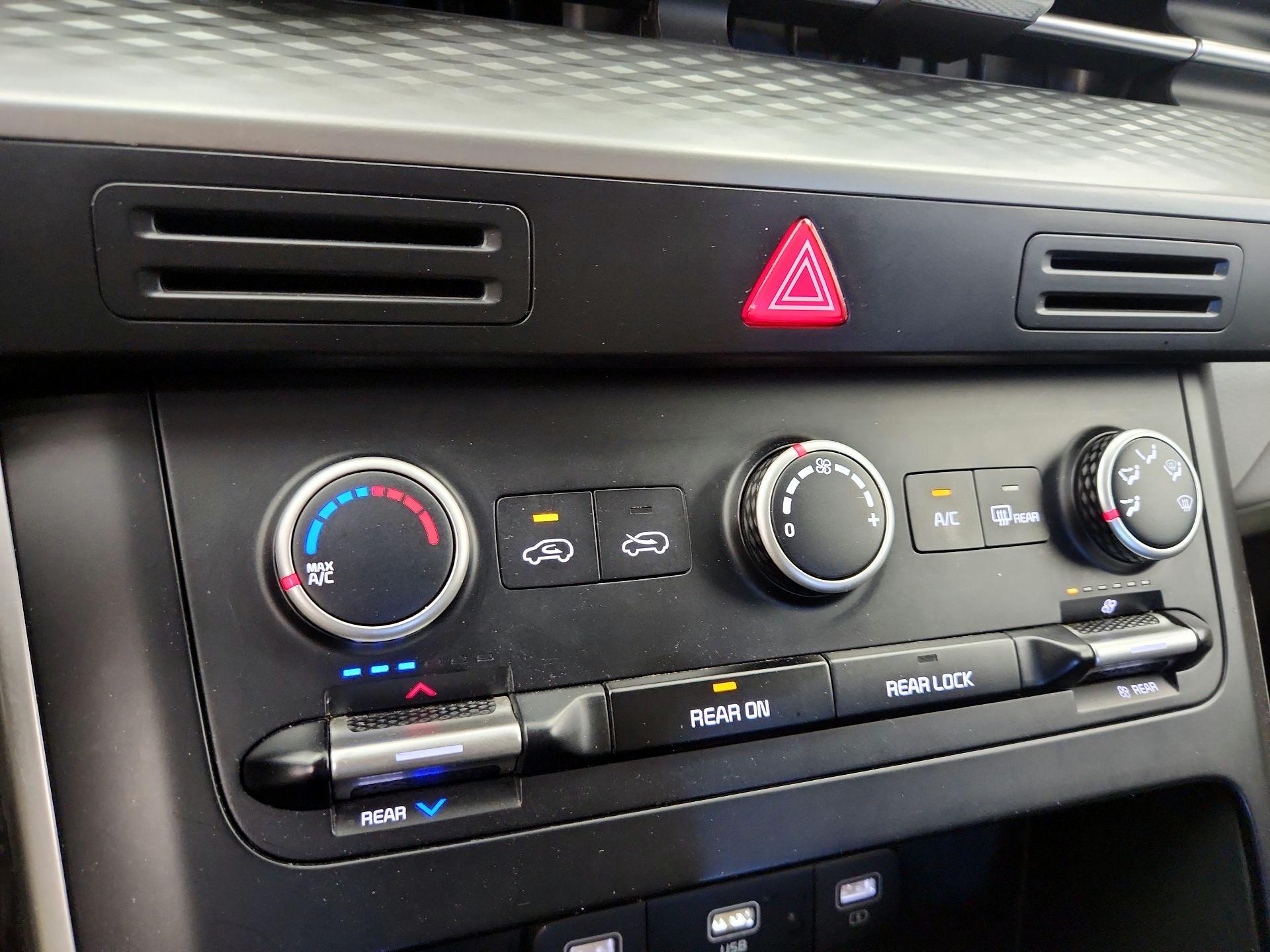 Thumbnail: 2024 Kia Carnival - 16