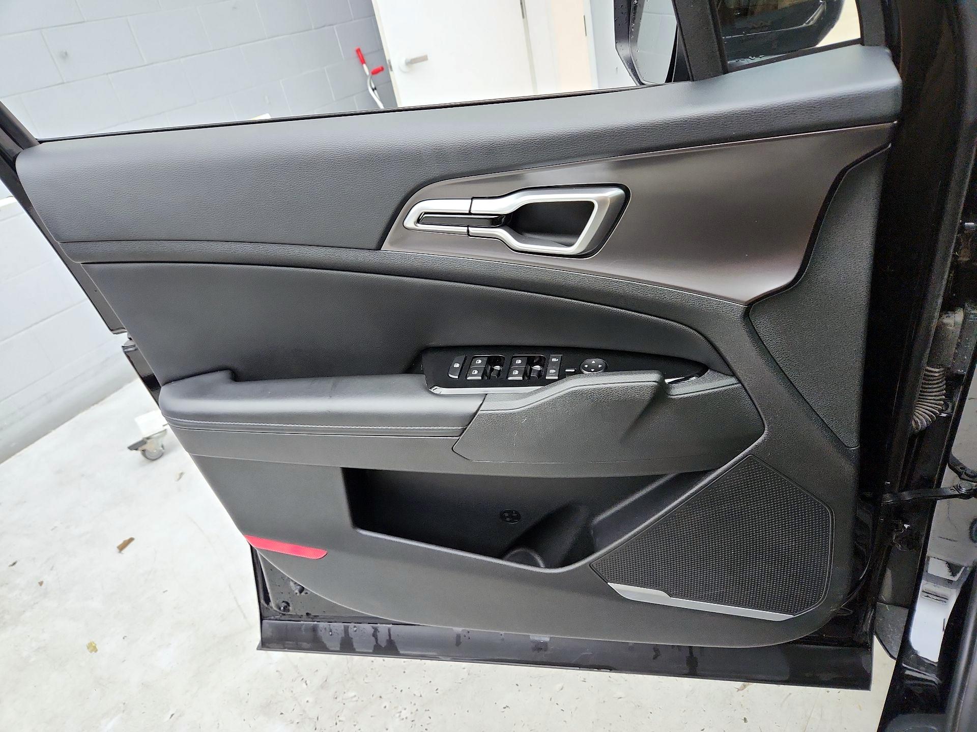 Thumbnail: 2023 Kia Sportage - 12