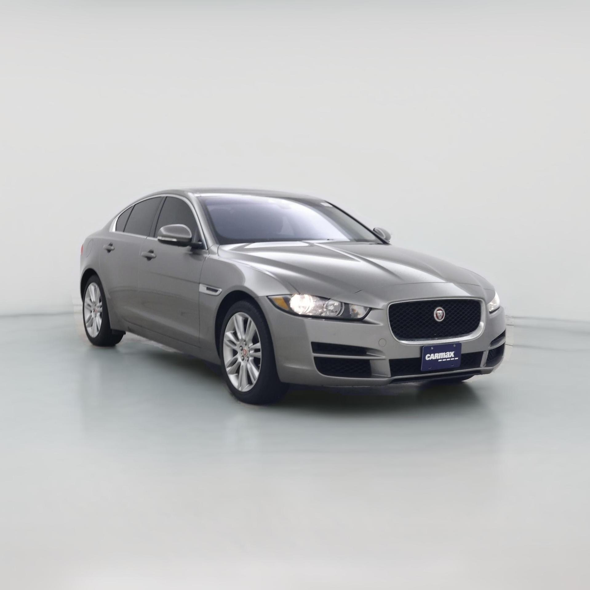 Thumbnail: 2019 Jaguar XE - 1