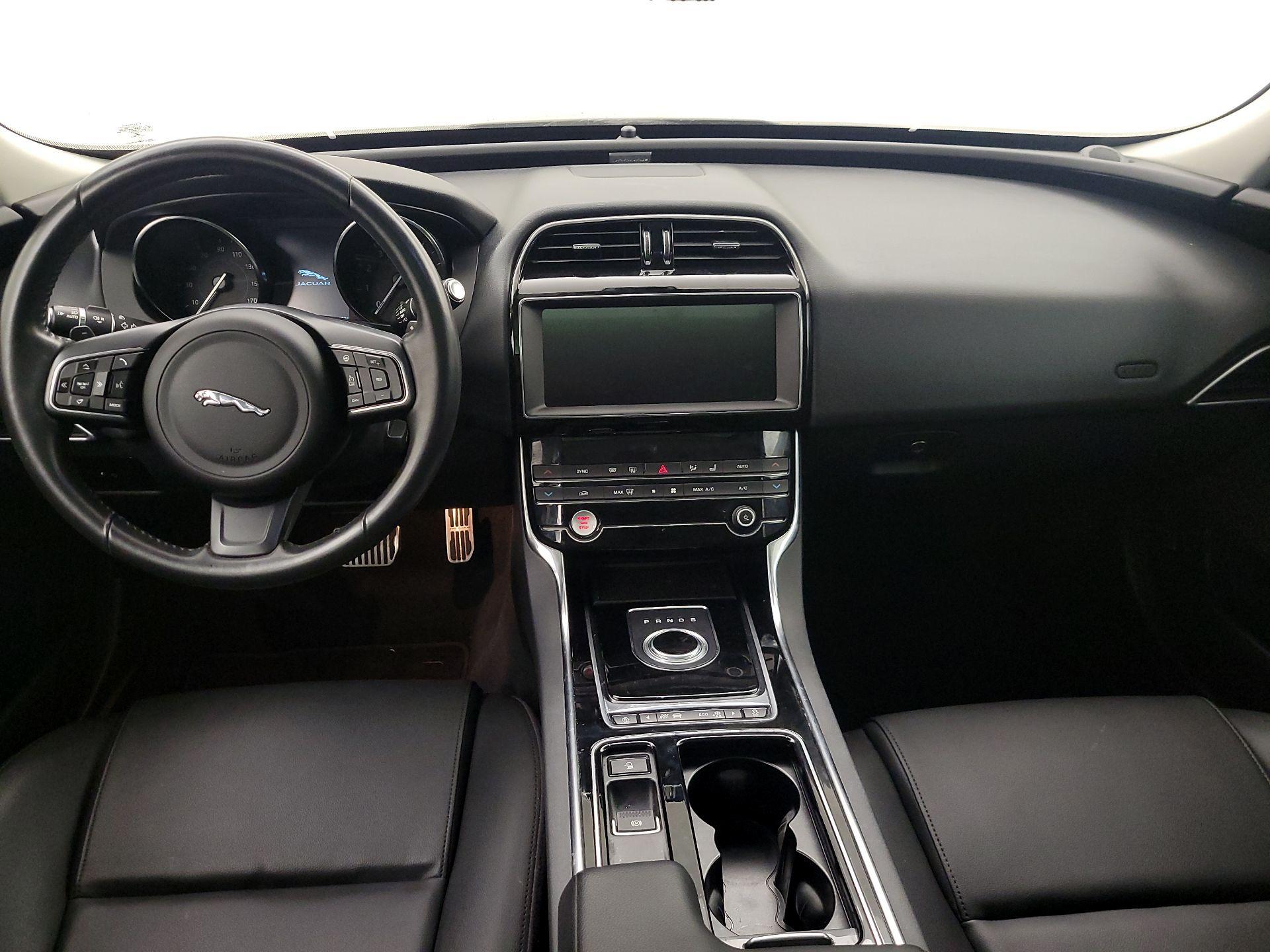 Thumbnail: 2019 Jaguar XE - 9