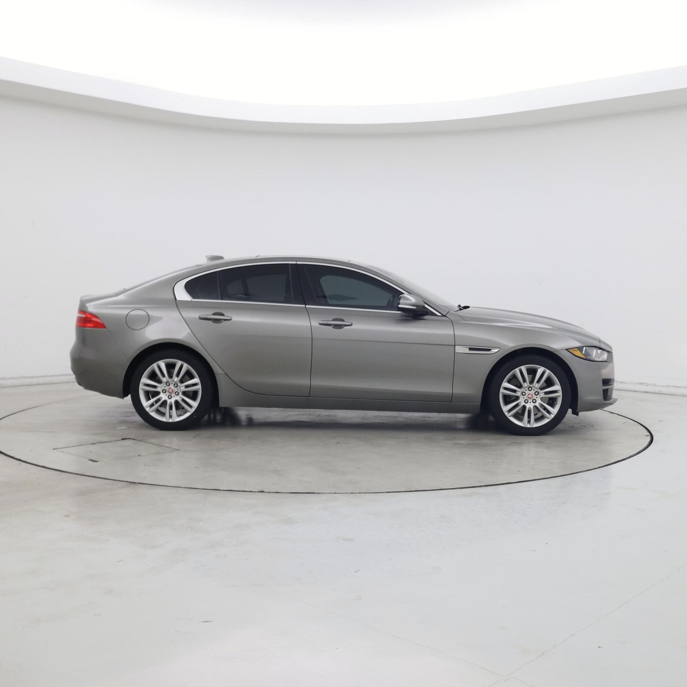 Thumbnail: 2019 Jaguar XE - 7