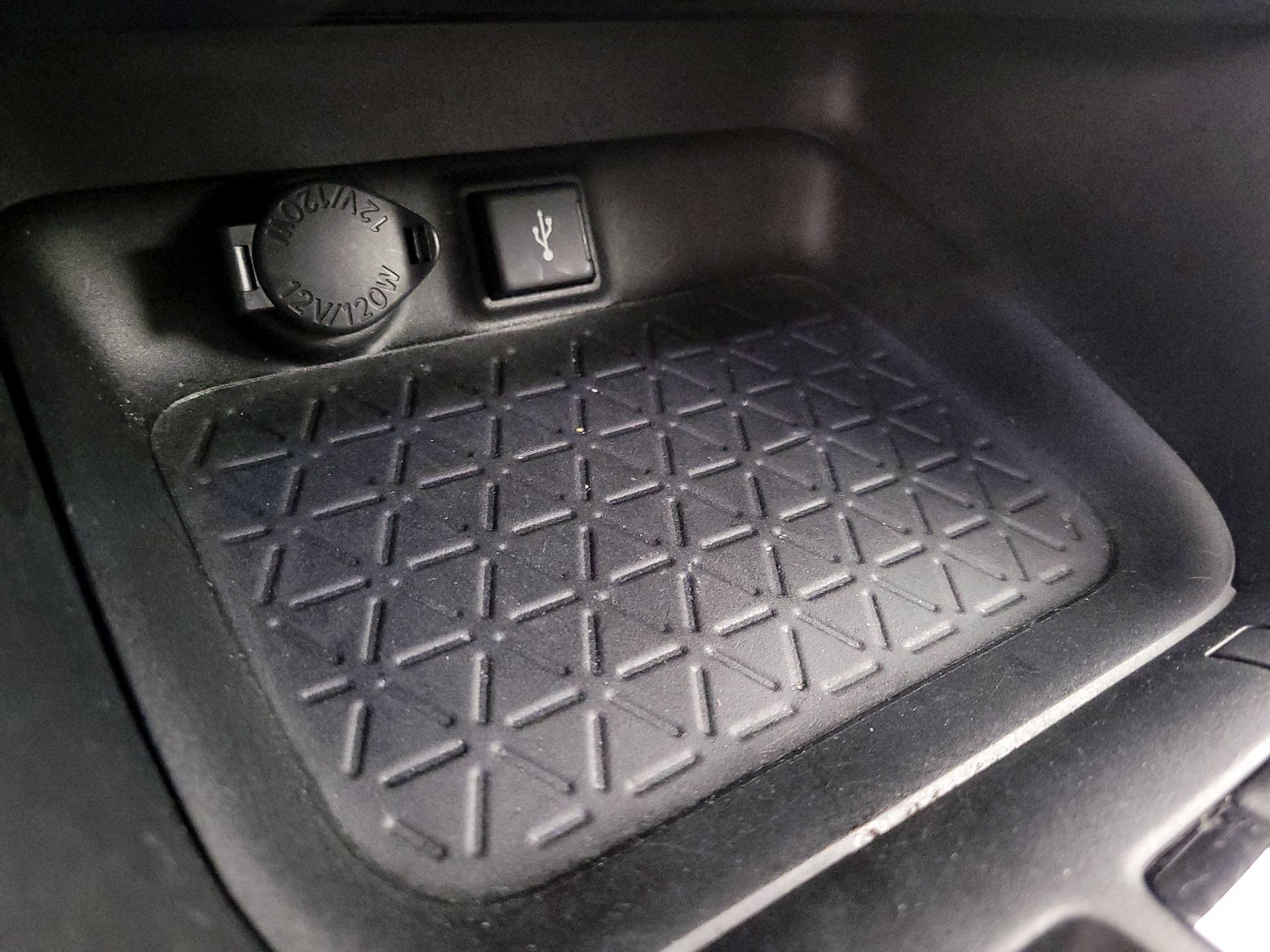Thumbnail: 2022 Toyota RAV4 - 18
