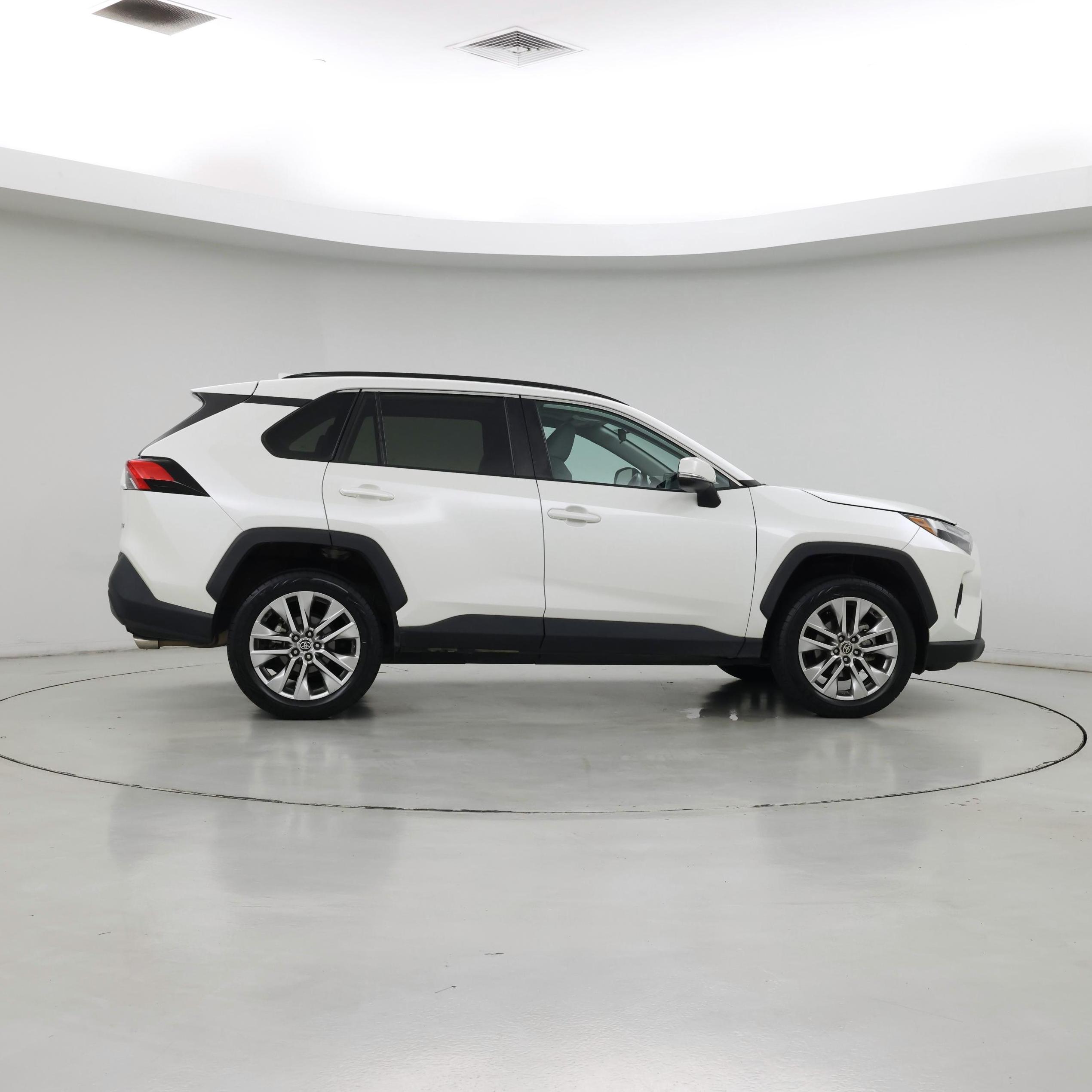 Thumbnail: 2022 Toyota RAV4 - 7
