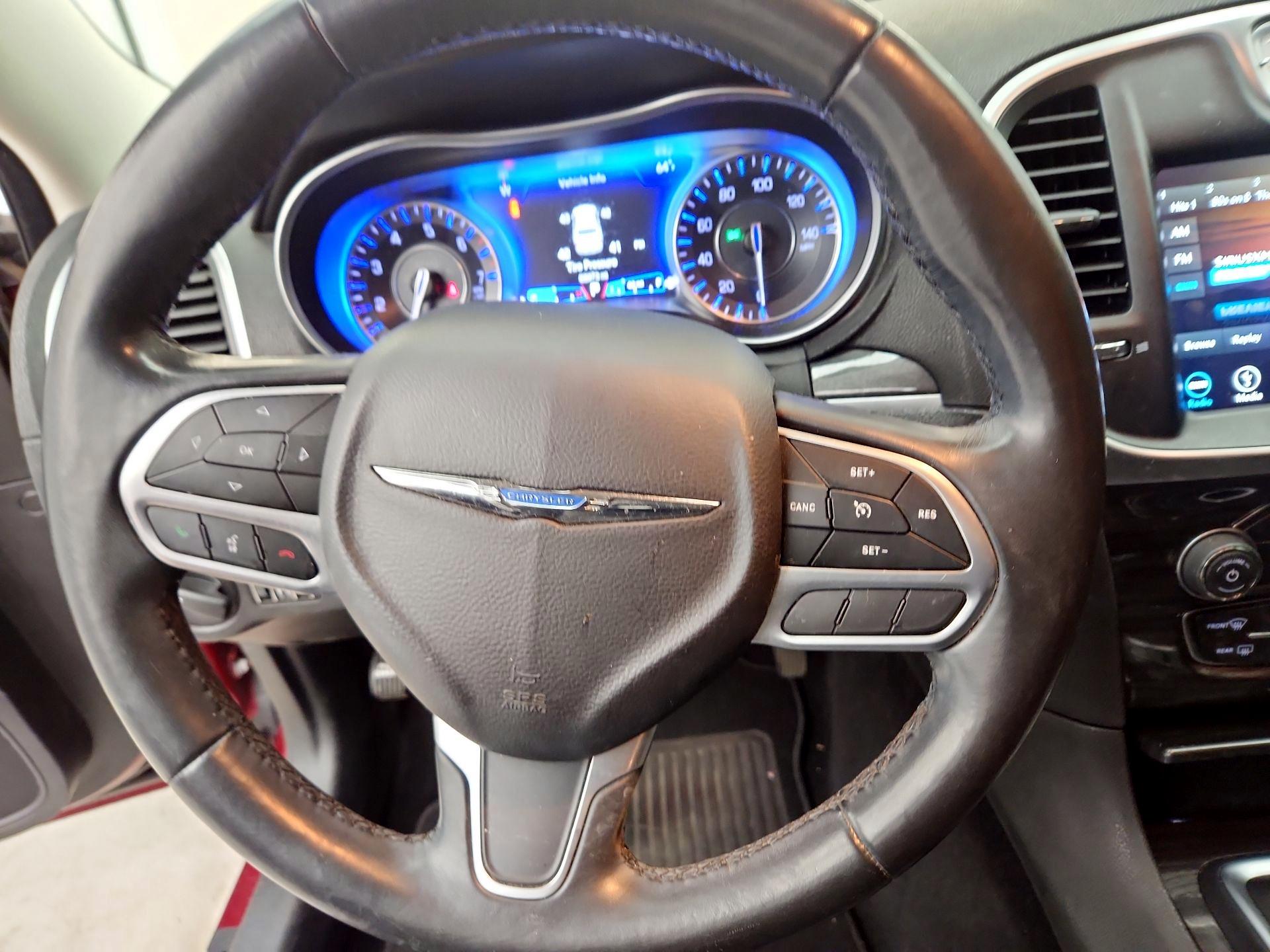 Thumbnail: 2019 Chrysler 300 - 10