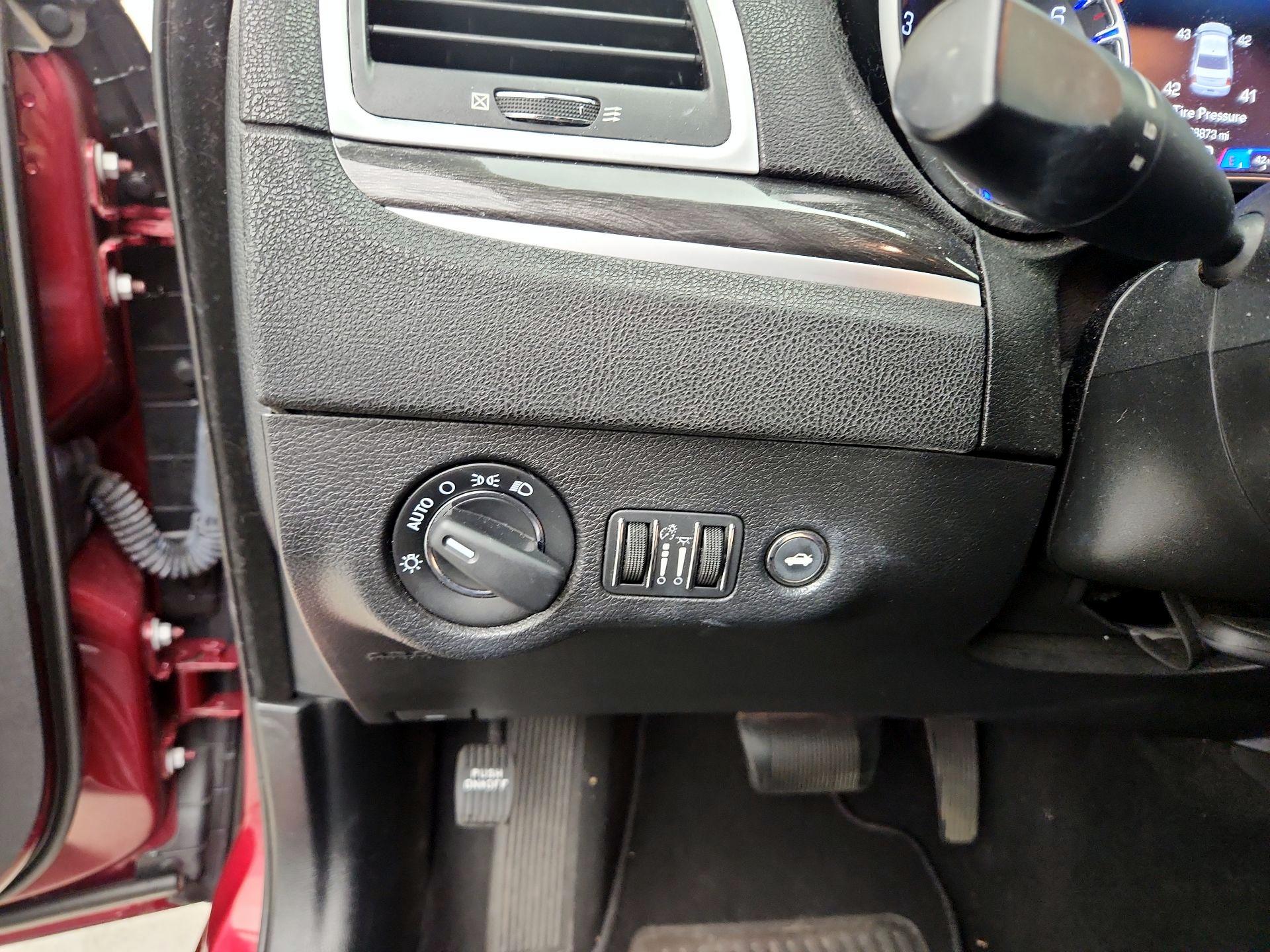 Thumbnail: 2019 Chrysler 300 - 13