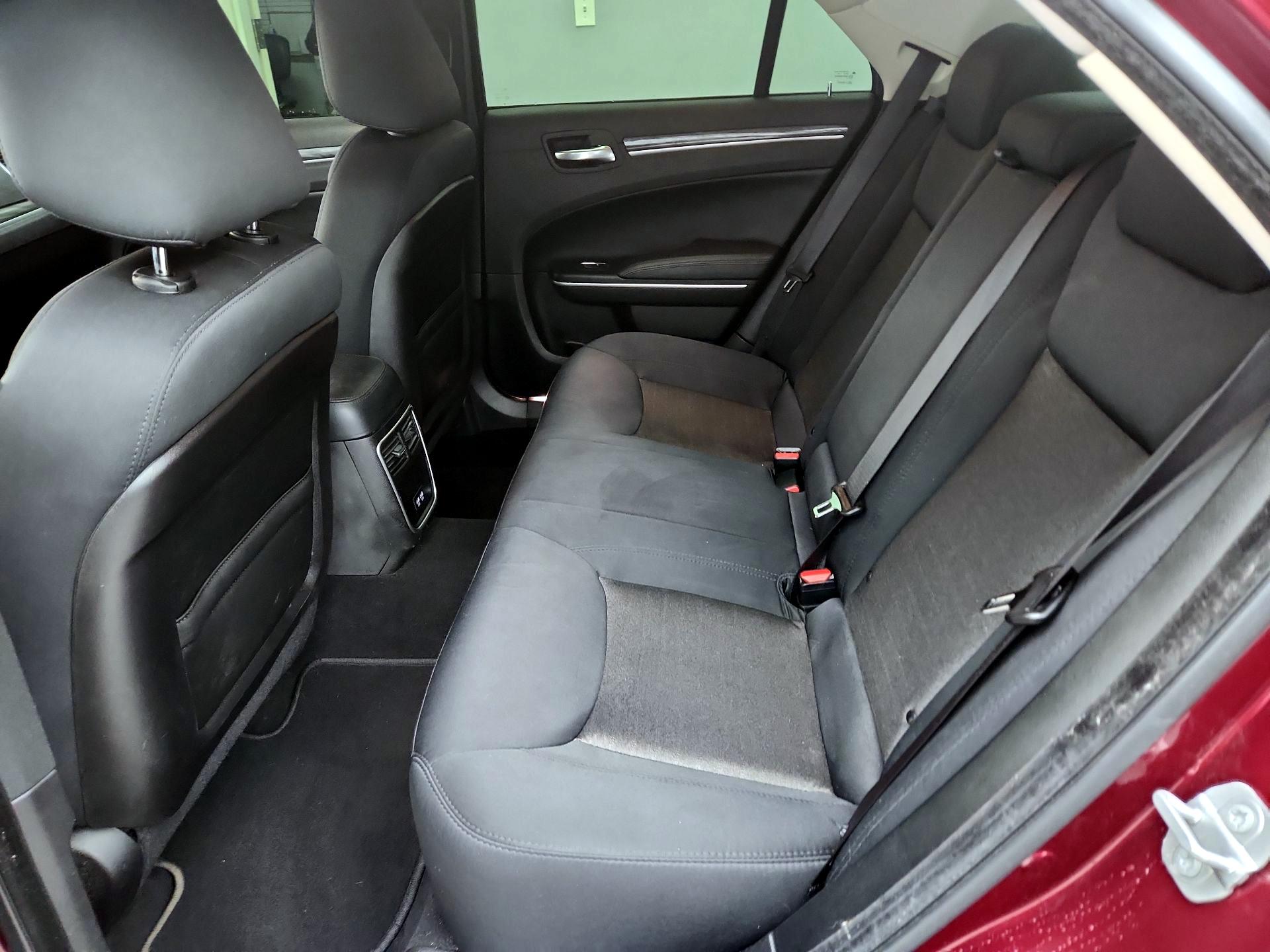 Thumbnail: 2019 Chrysler 300 - 19