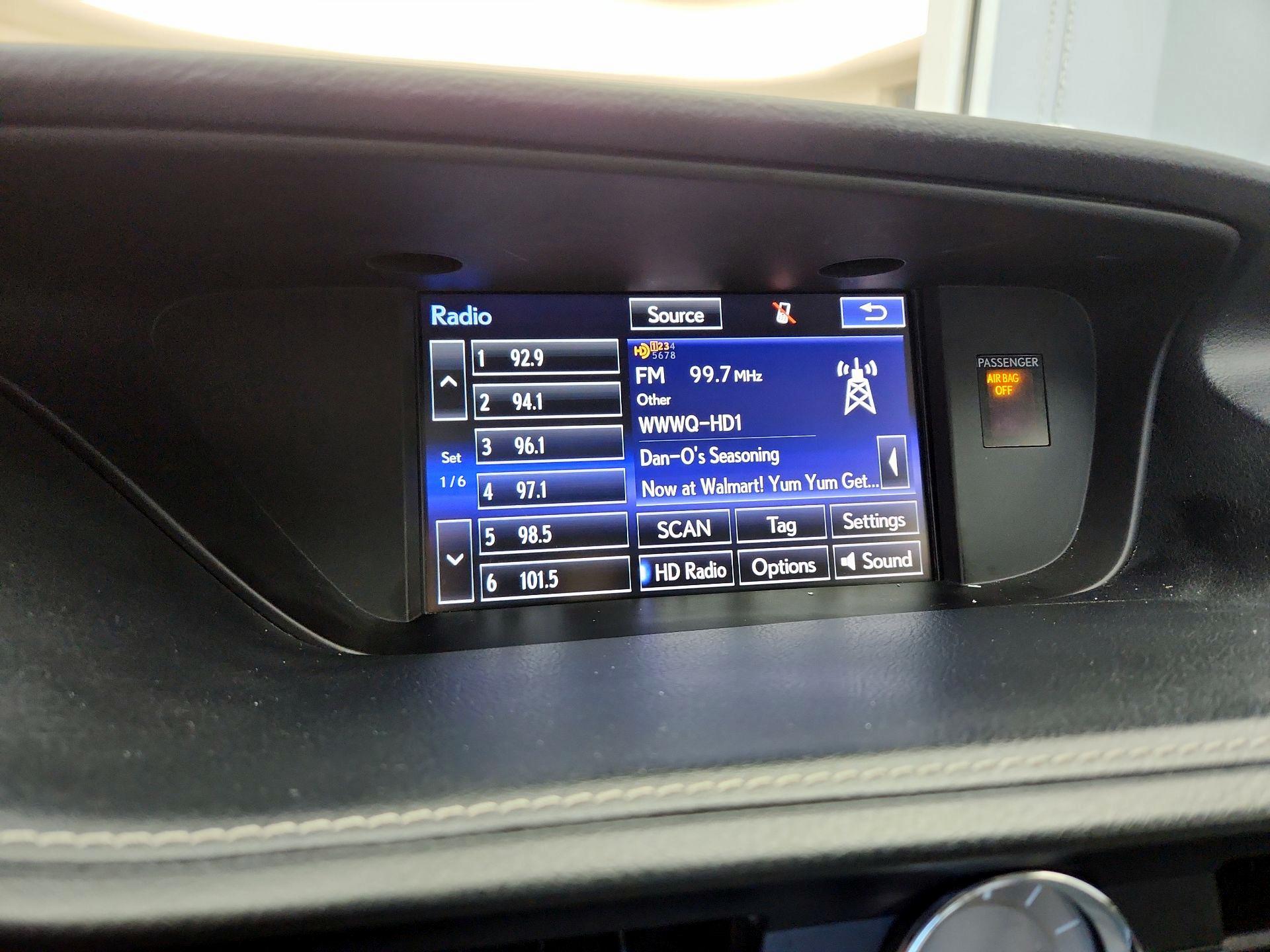 Thumbnail: 2015 Lexus ES - 16