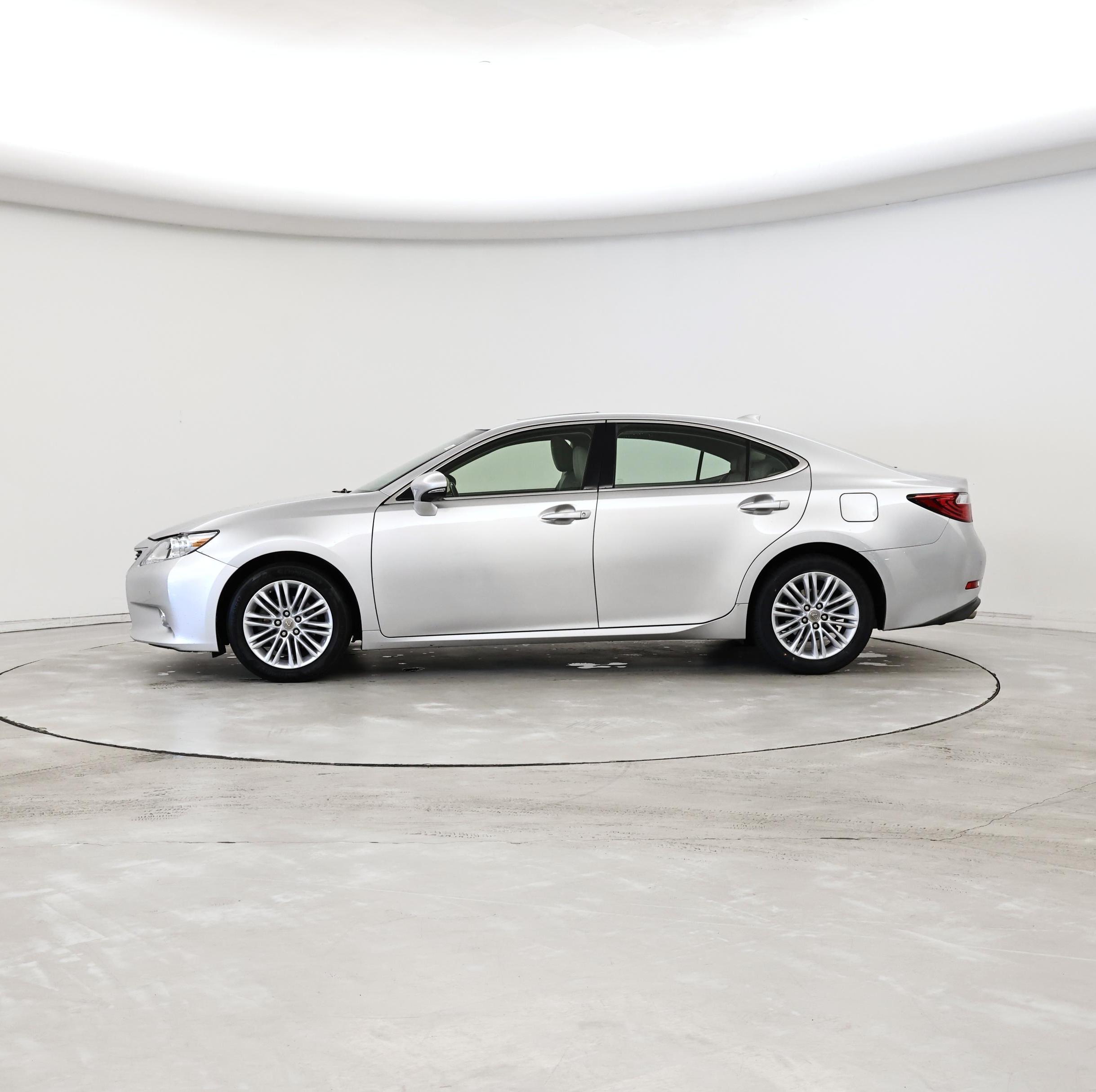 Thumbnail: 2015 Lexus ES - 3