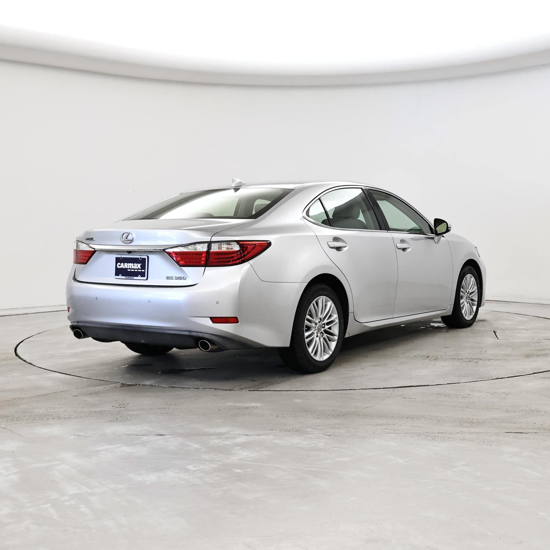 Thumbnail: 2015 Lexus ES - 8