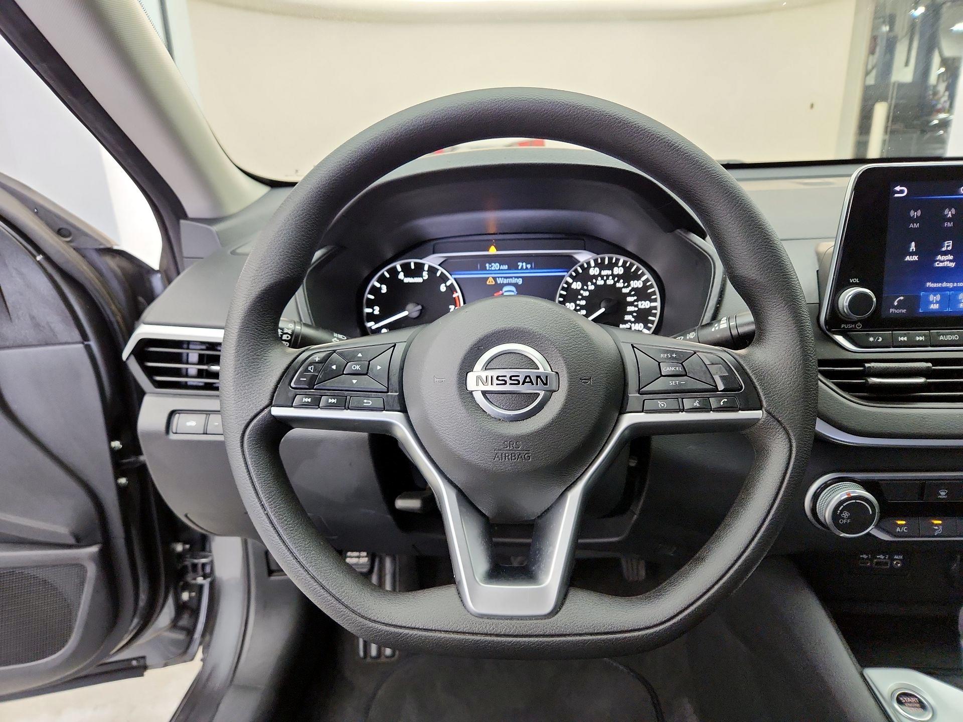 Thumbnail: 2022 Nissan Altima - 10