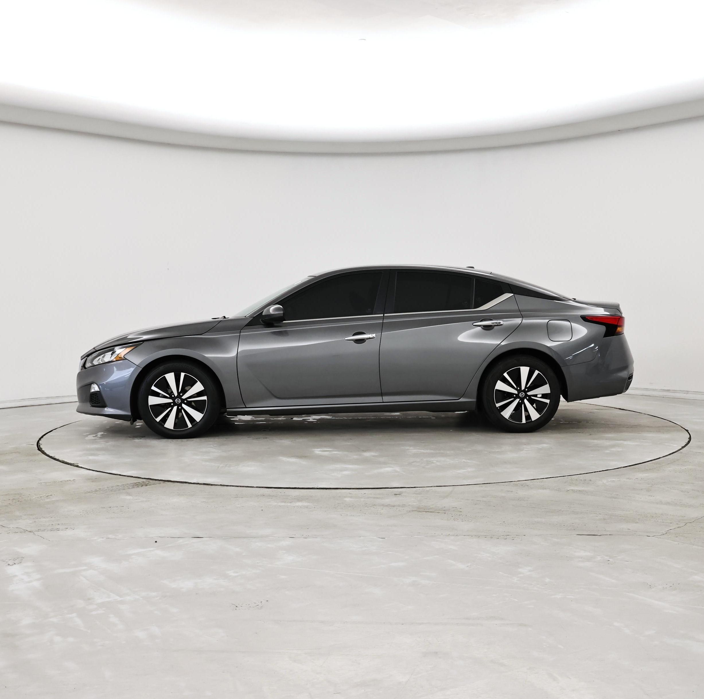Thumbnail: 2022 Nissan Altima - 3