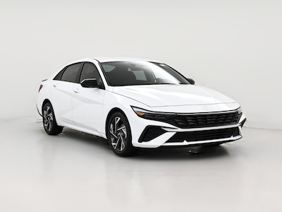 White 2025 Hyundai Elantra SEL Sport