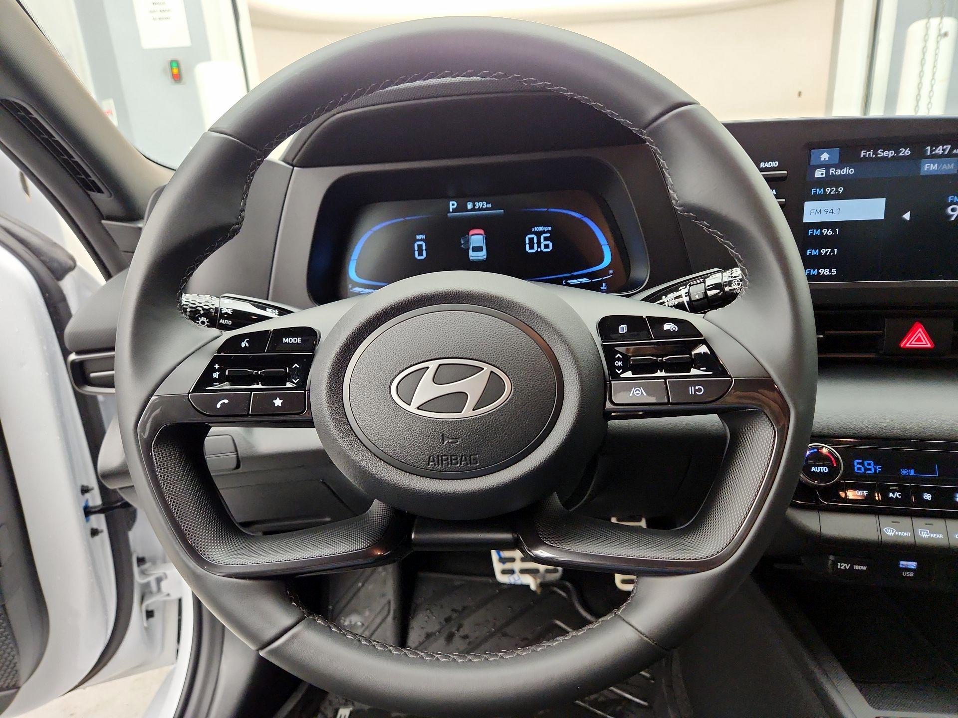 Thumbnail: 2025 Hyundai Elantra - 10