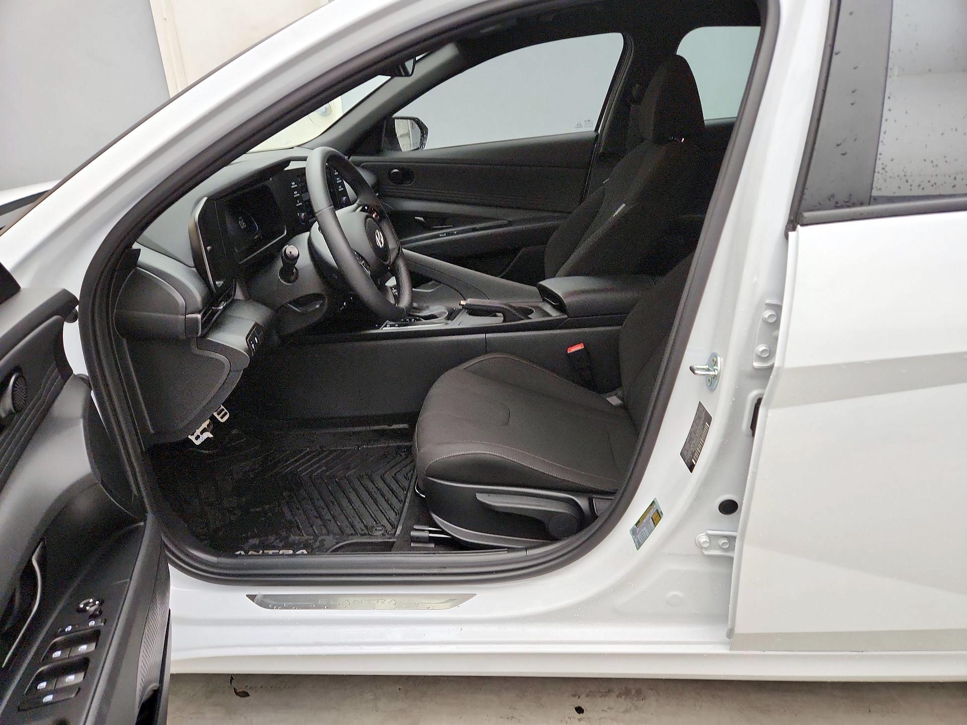 Thumbnail: 2025 Hyundai Elantra - 11