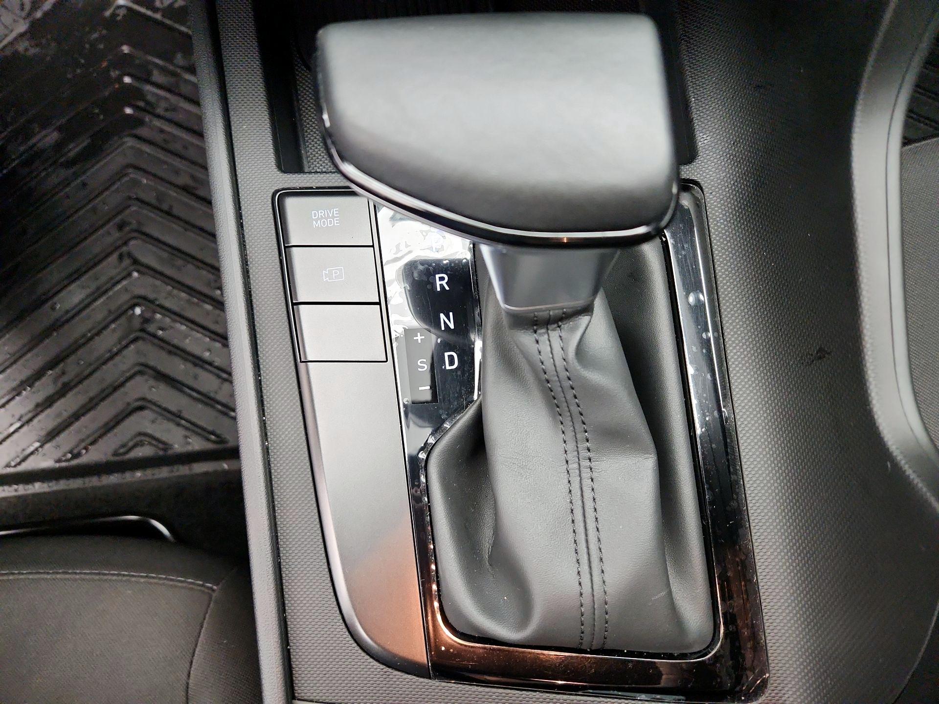 Thumbnail: 2025 Hyundai Elantra - 17