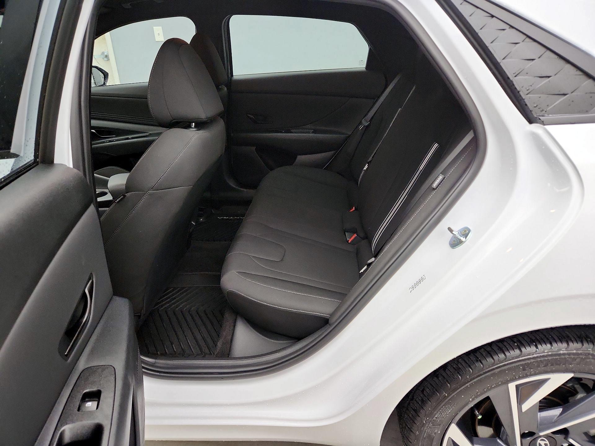 Thumbnail: 2025 Hyundai Elantra - 19