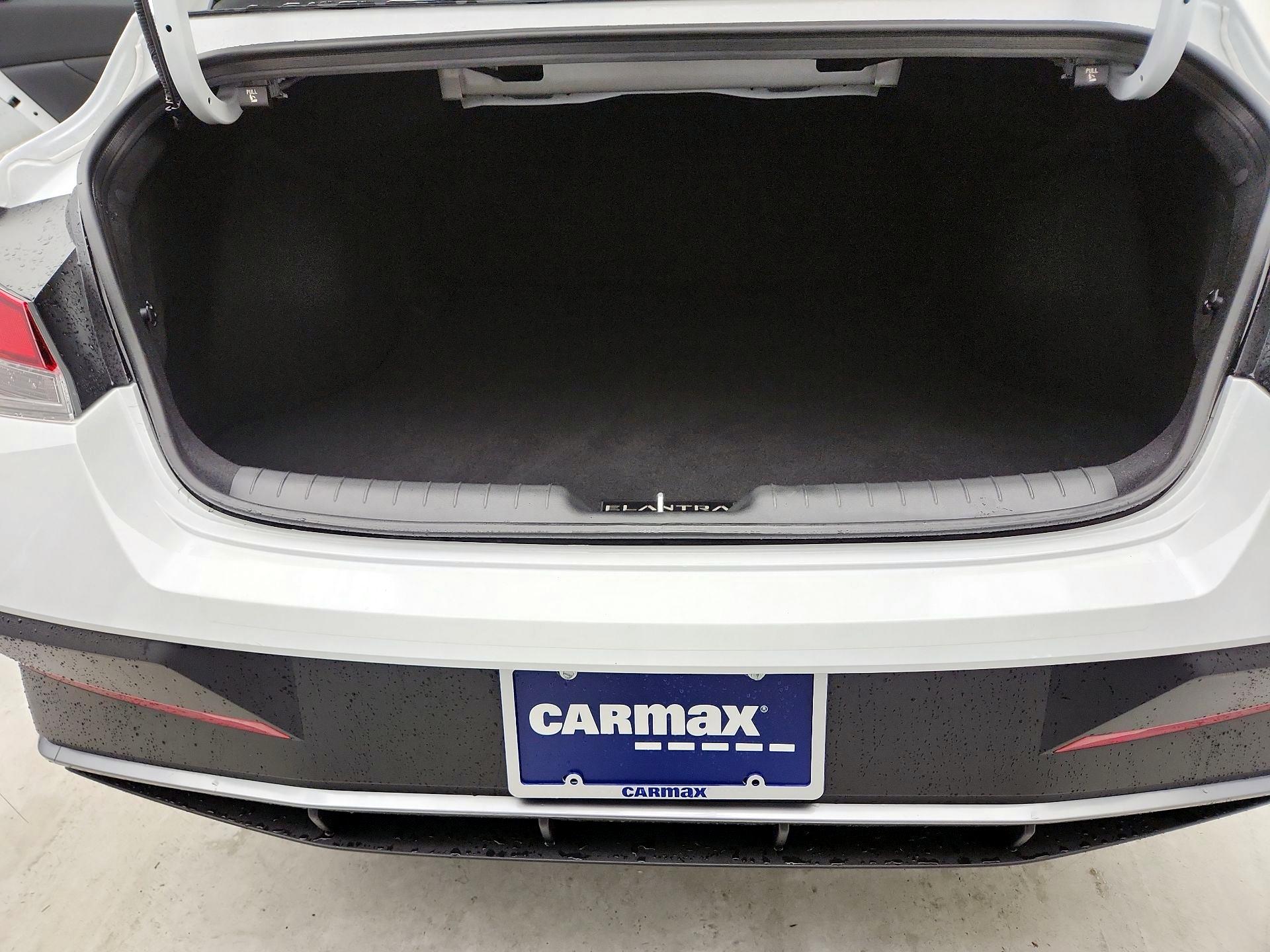 Thumbnail: 2025 Hyundai Elantra - 20