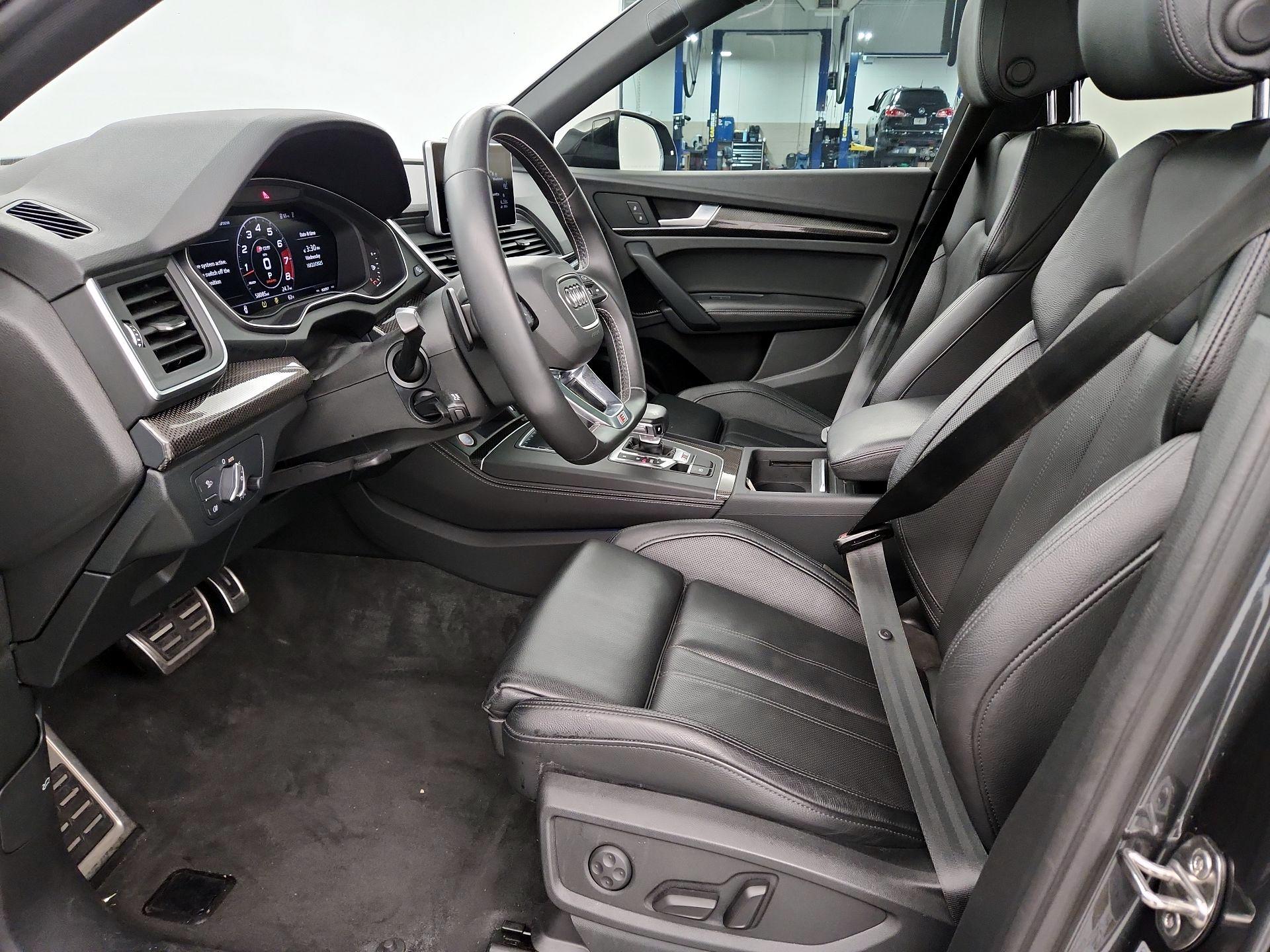 Thumbnail: 2020 Audi SQ5 - 11