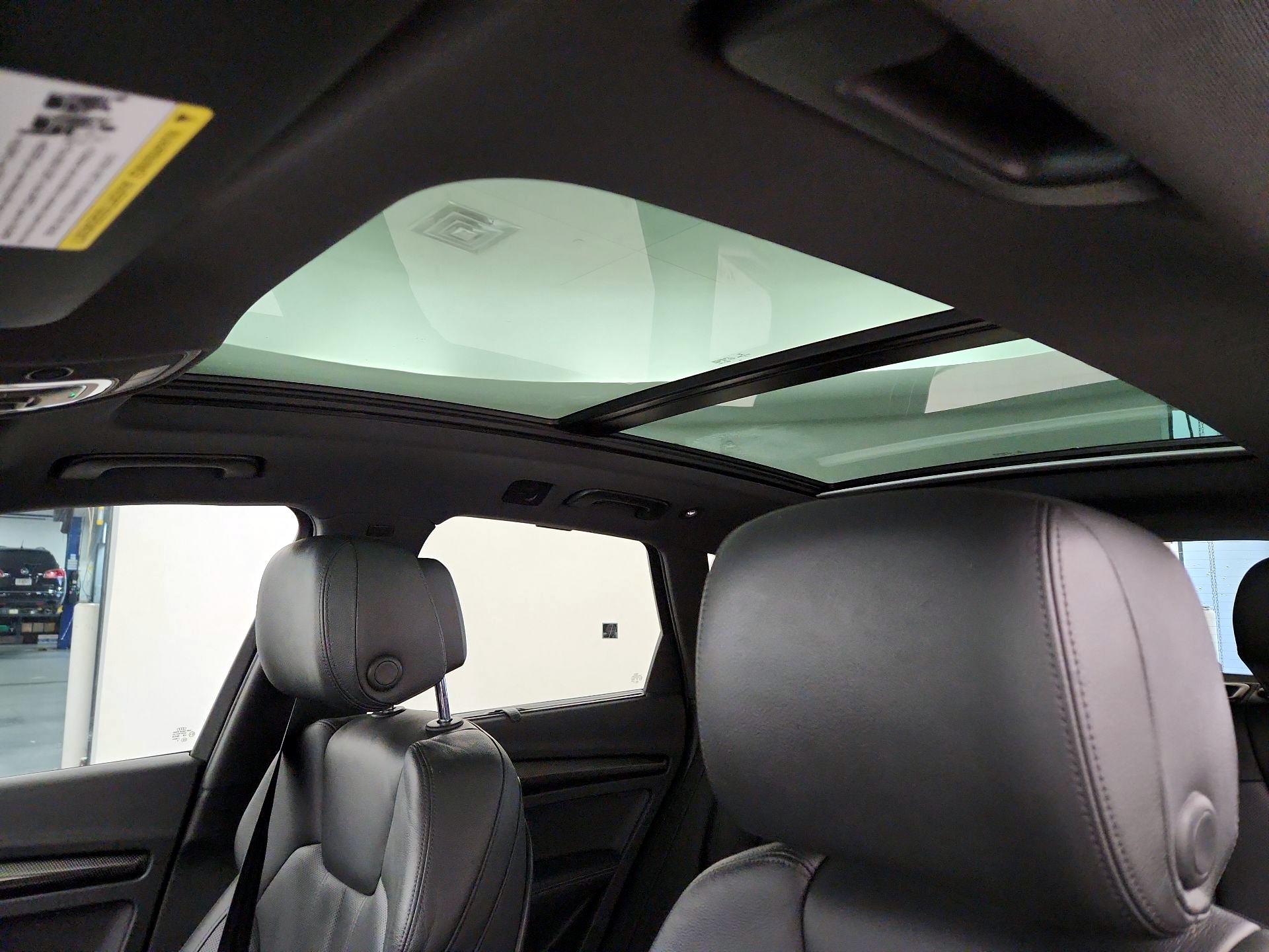 Thumbnail: 2020 Audi SQ5 - 20