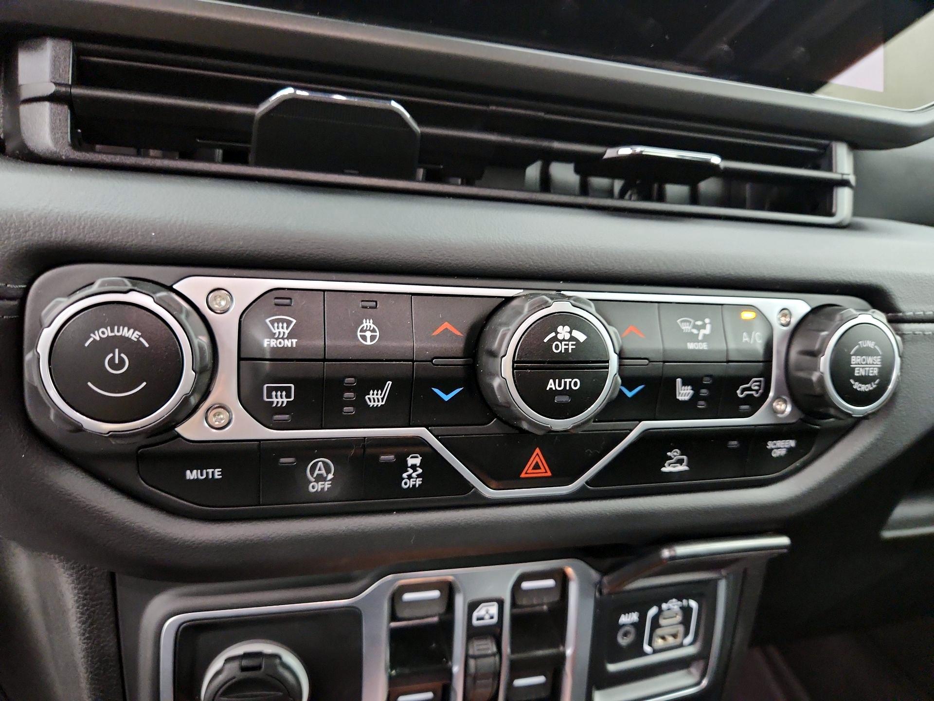 Thumbnail: 2024 Jeep Wrangler - 17