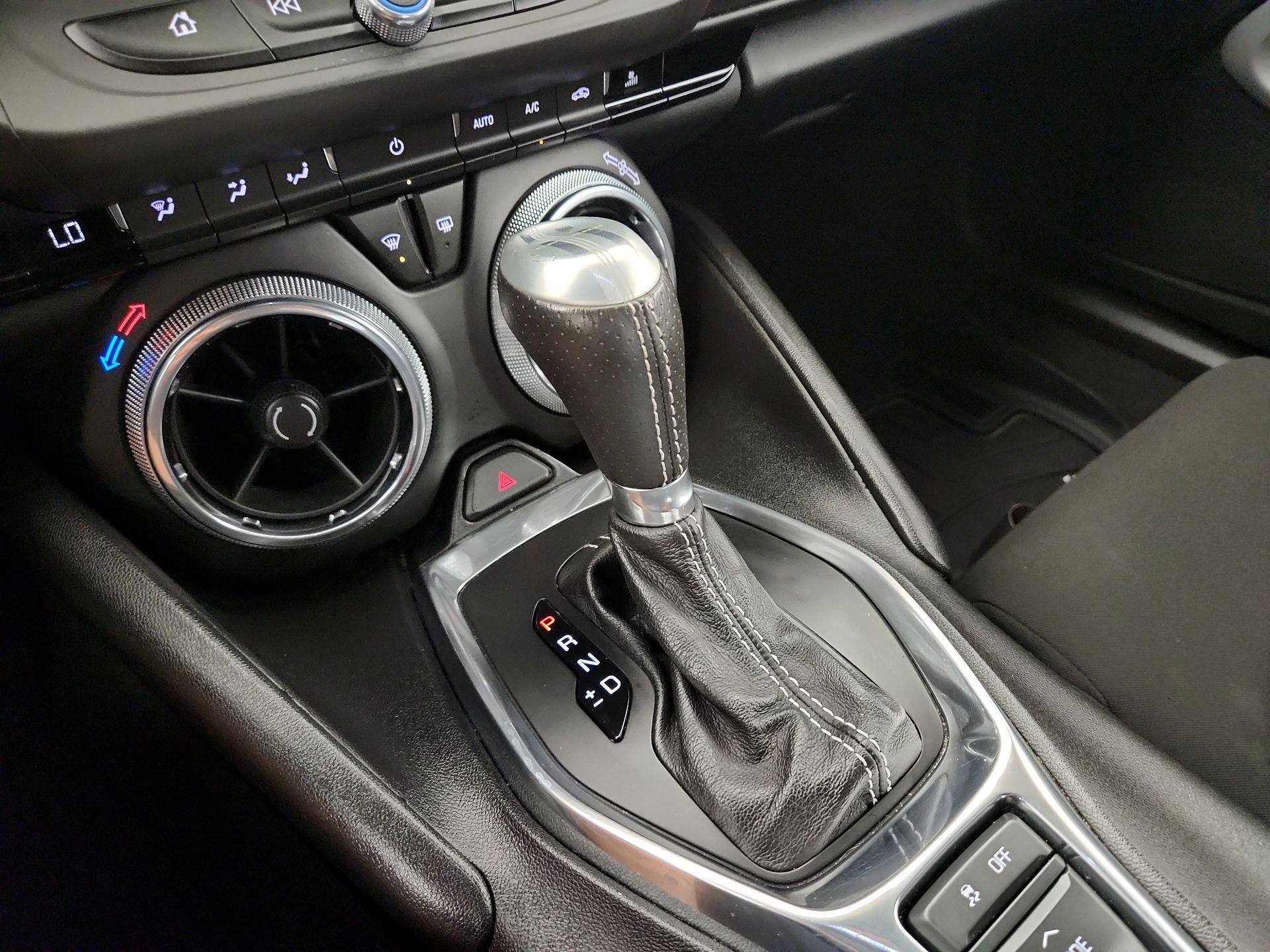 Thumbnail: 2019 Chevrolet Camaro - 17