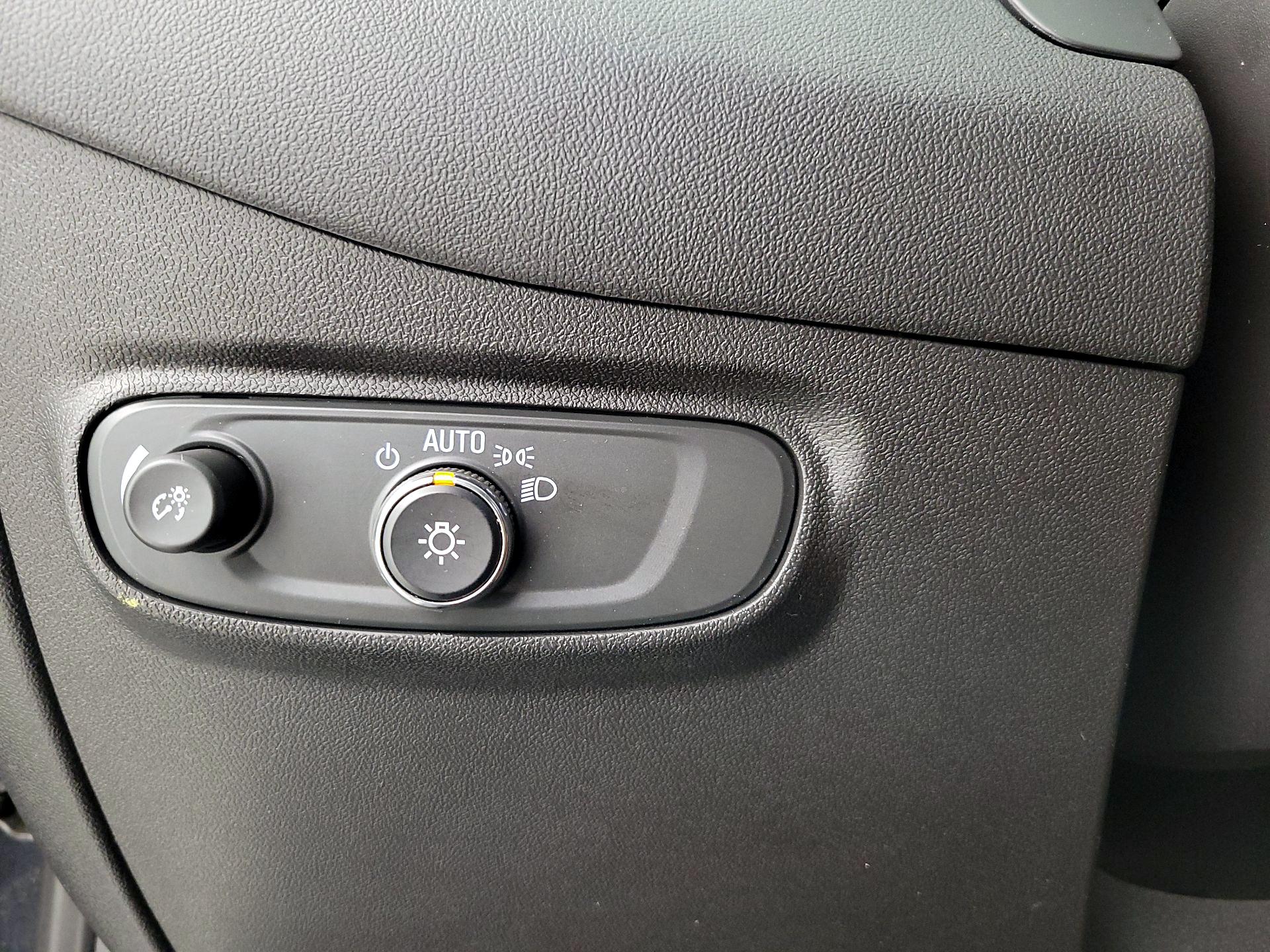 Thumbnail: 2022 Chevrolet Equinox - 13