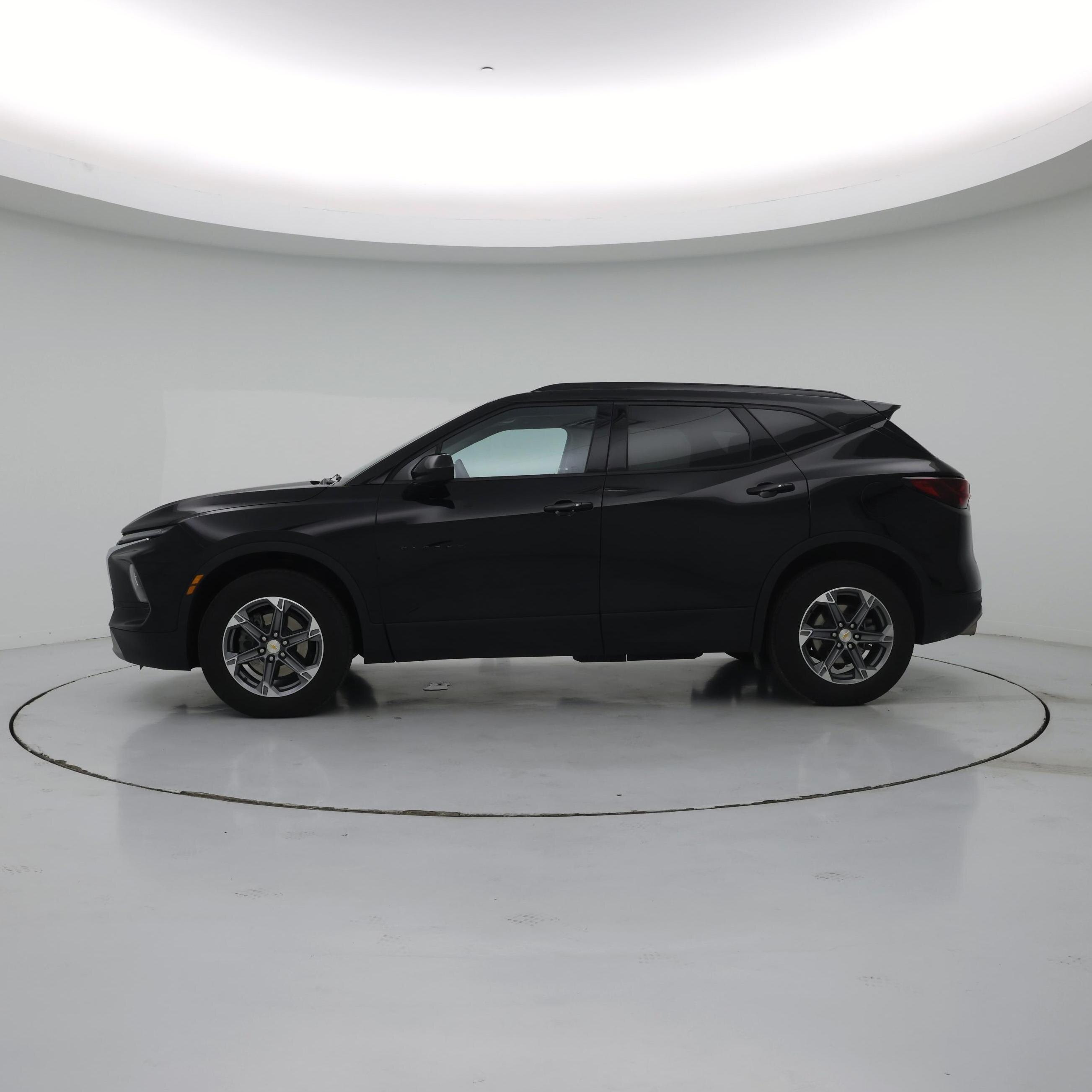 Thumbnail: 2023 Chevrolet Blazer - 3