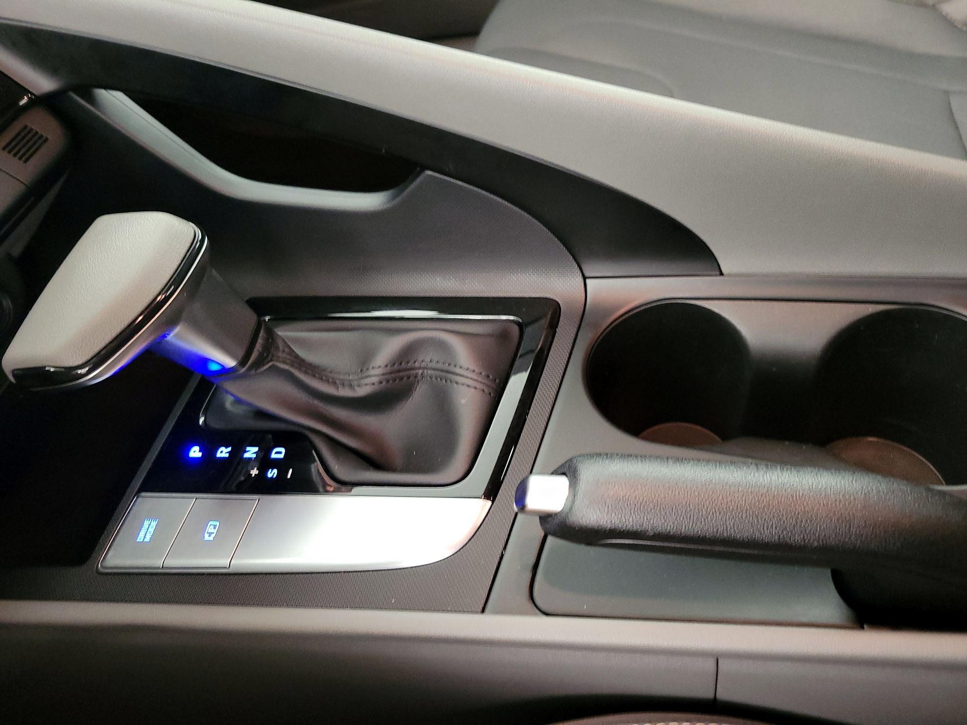 Thumbnail: 2022 Hyundai Elantra - 17