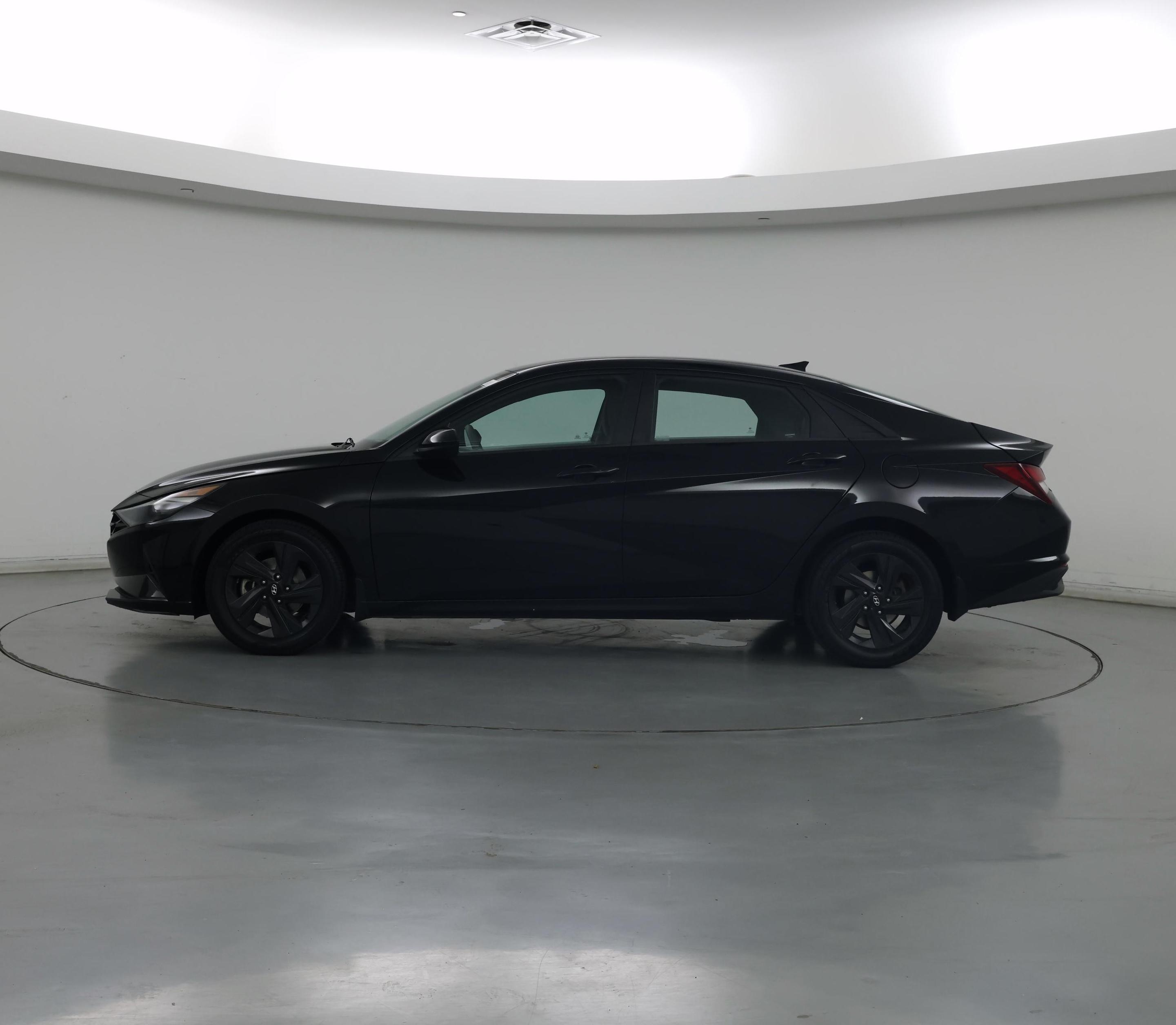 Thumbnail: 2022 Hyundai Elantra - 3