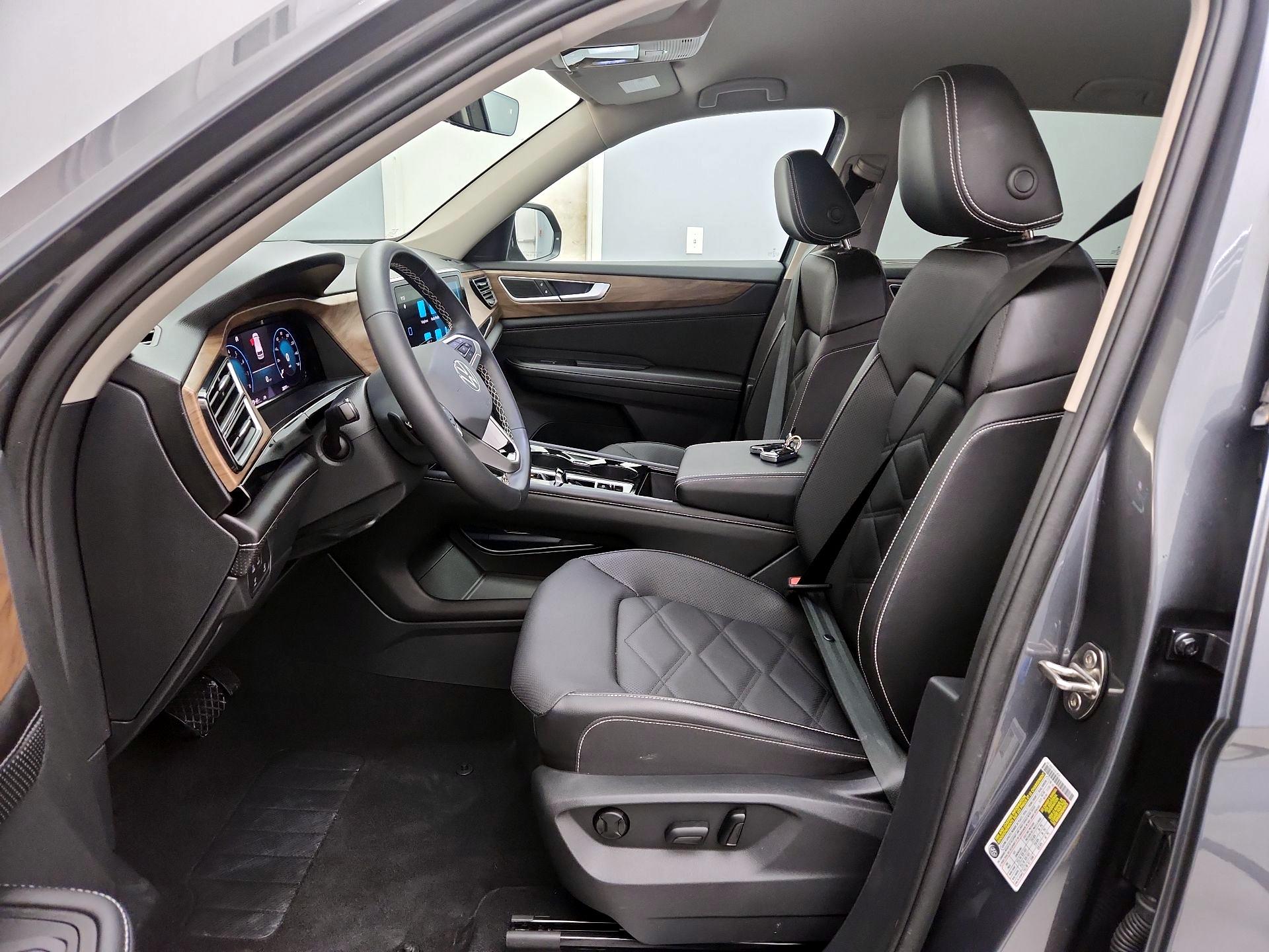Thumbnail: 2024 Volkswagen Atlas - 11