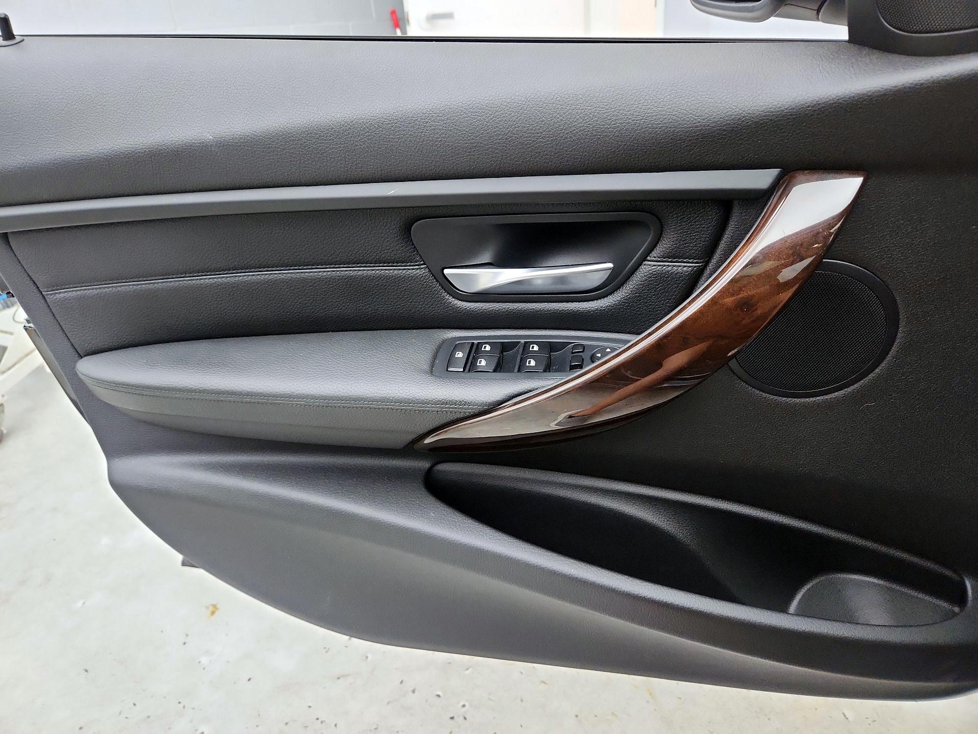 Thumbnail: 2015 BMW 3 Series - 12