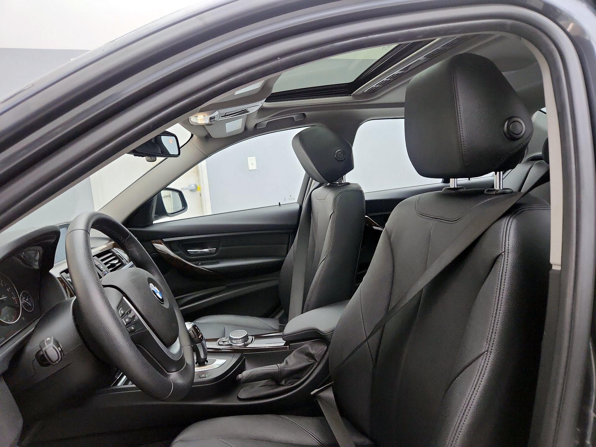 Thumbnail: 2015 BMW 3 Series - 19