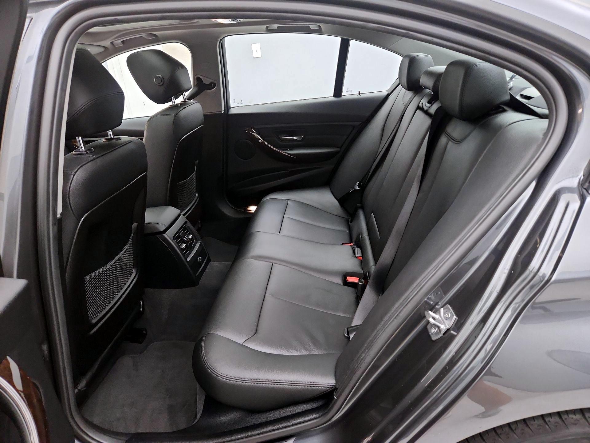 Thumbnail: 2015 BMW 3 Series - 20