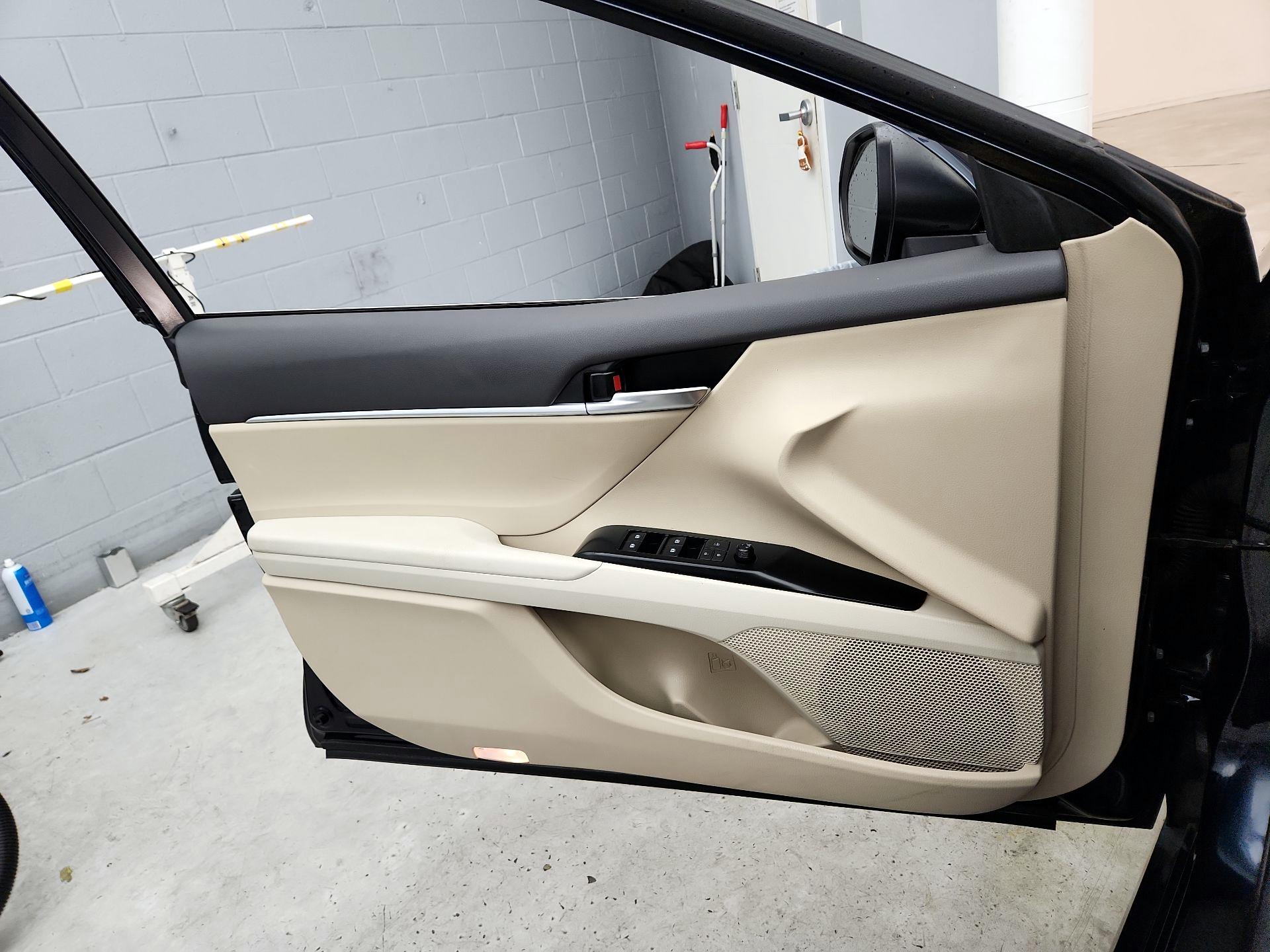 Thumbnail: 2018 Toyota Camry - 12