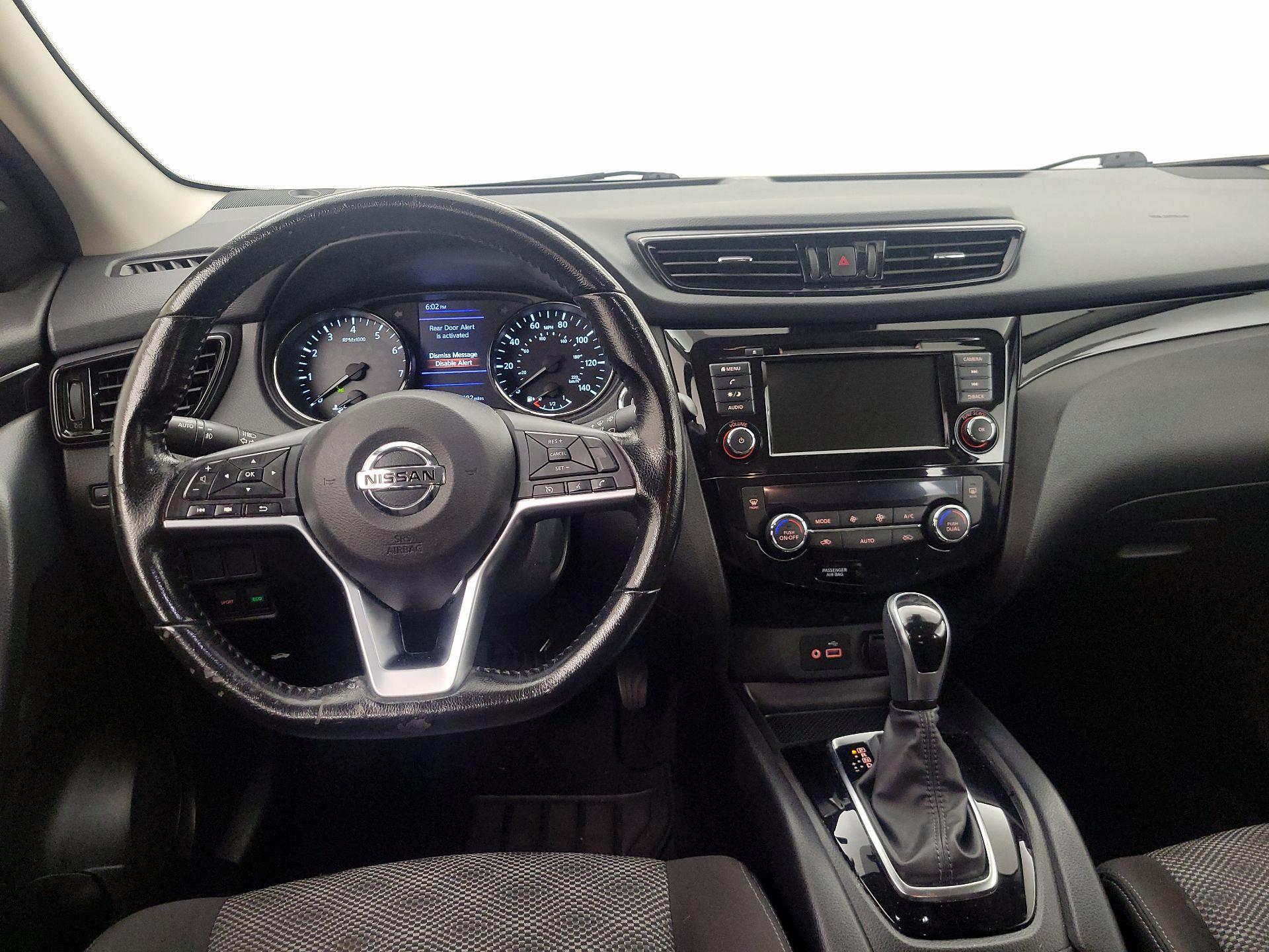 Thumbnail: 2021 Nissan Rogue Sport - 10