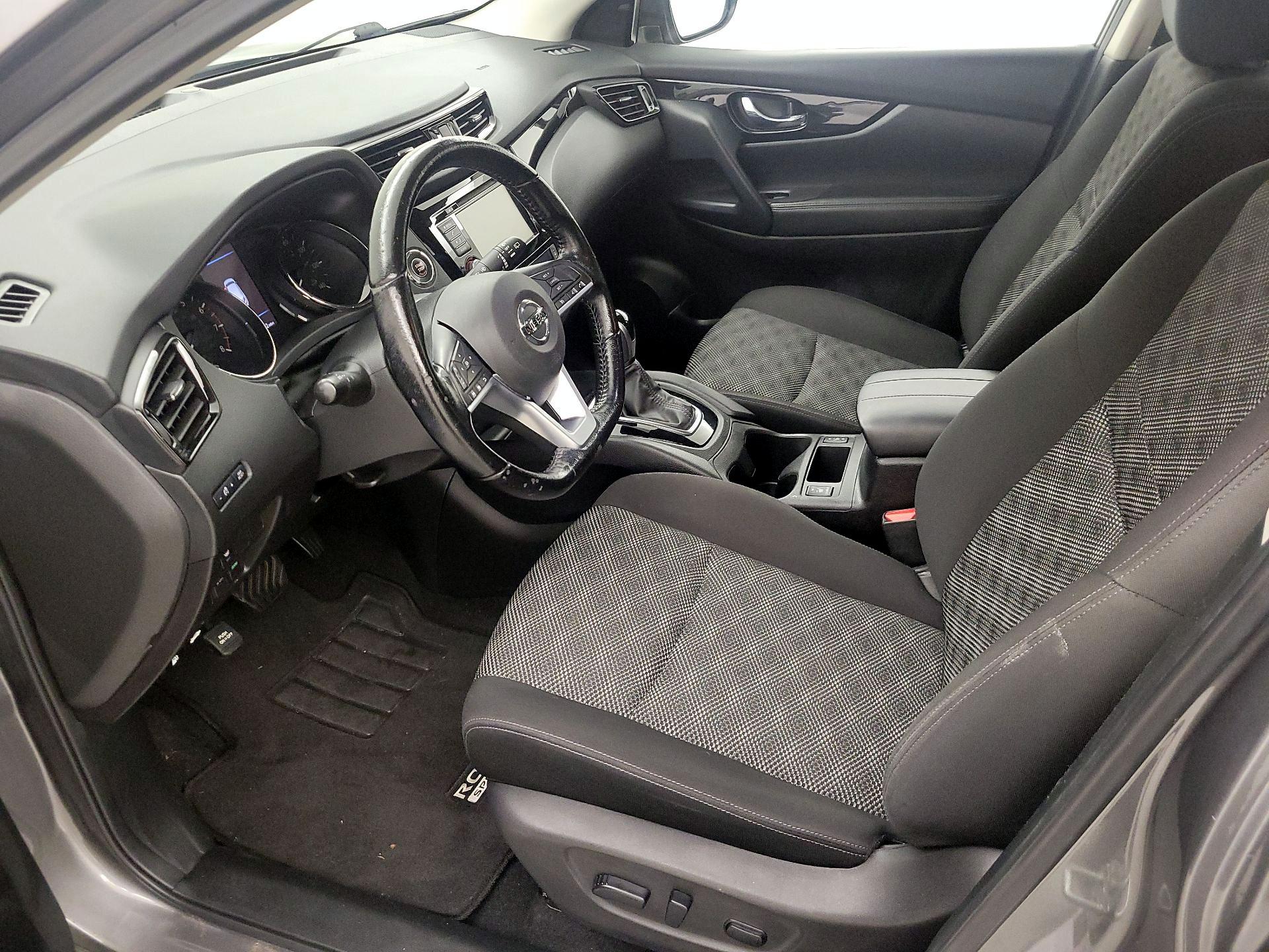 Thumbnail: 2021 Nissan Rogue Sport - 11