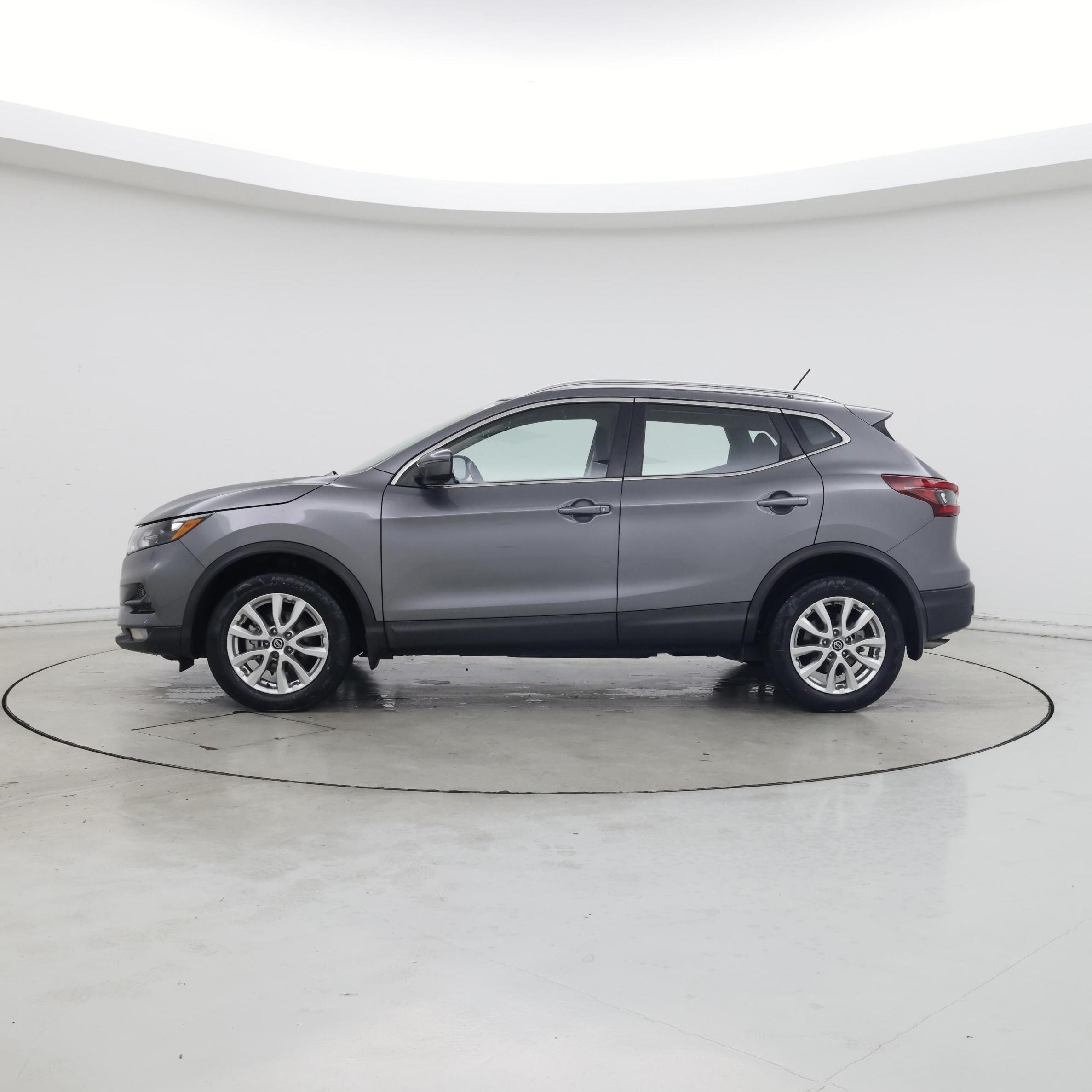 Thumbnail: 2021 Nissan Rogue Sport - 3