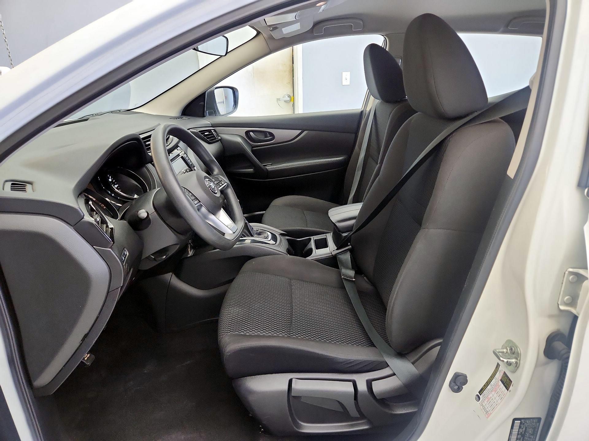 Thumbnail: 2021 Nissan Rogue Sport - 11