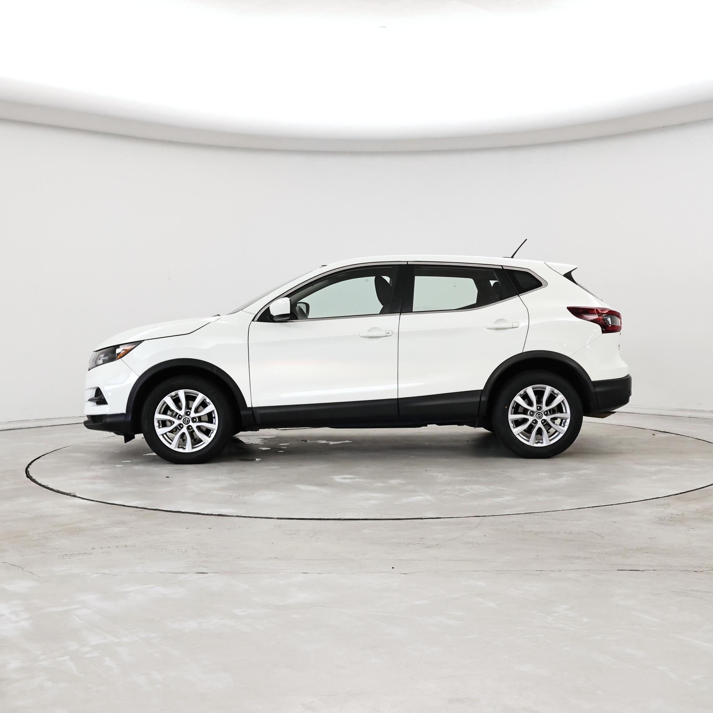 Thumbnail: 2021 Nissan Rogue Sport - 3