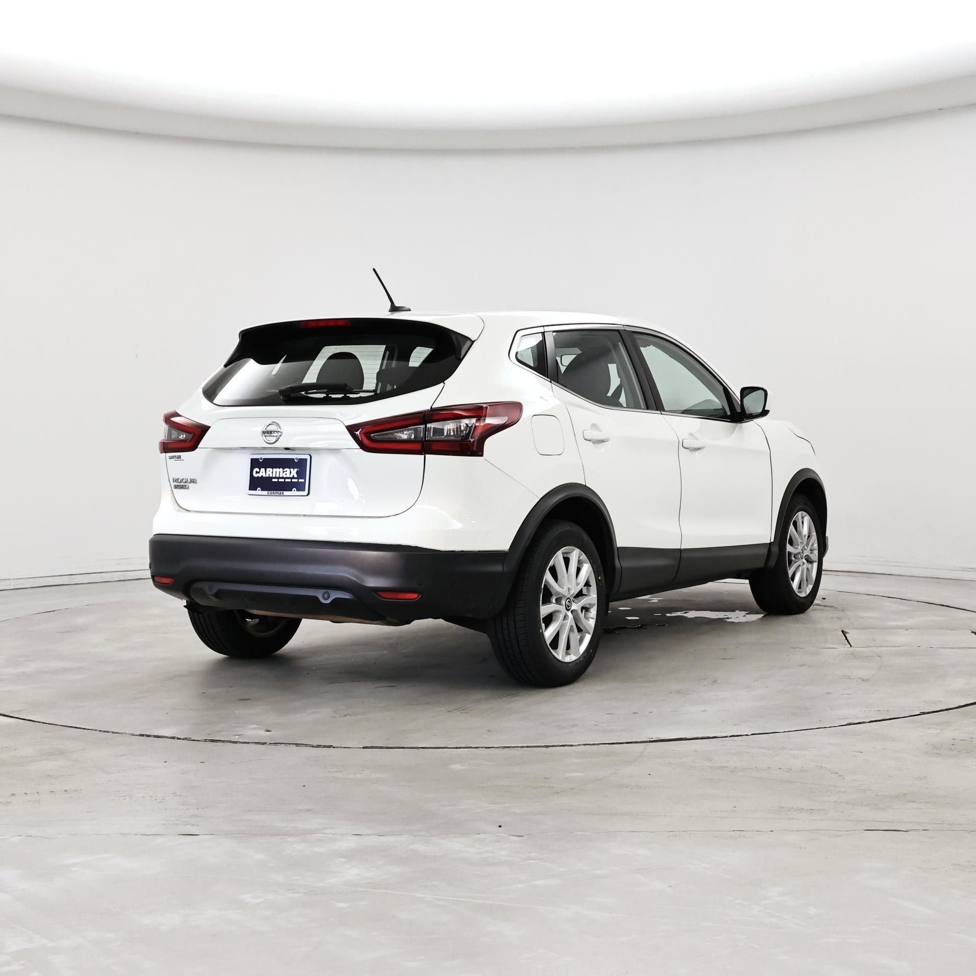 Thumbnail: 2021 Nissan Rogue Sport - 8