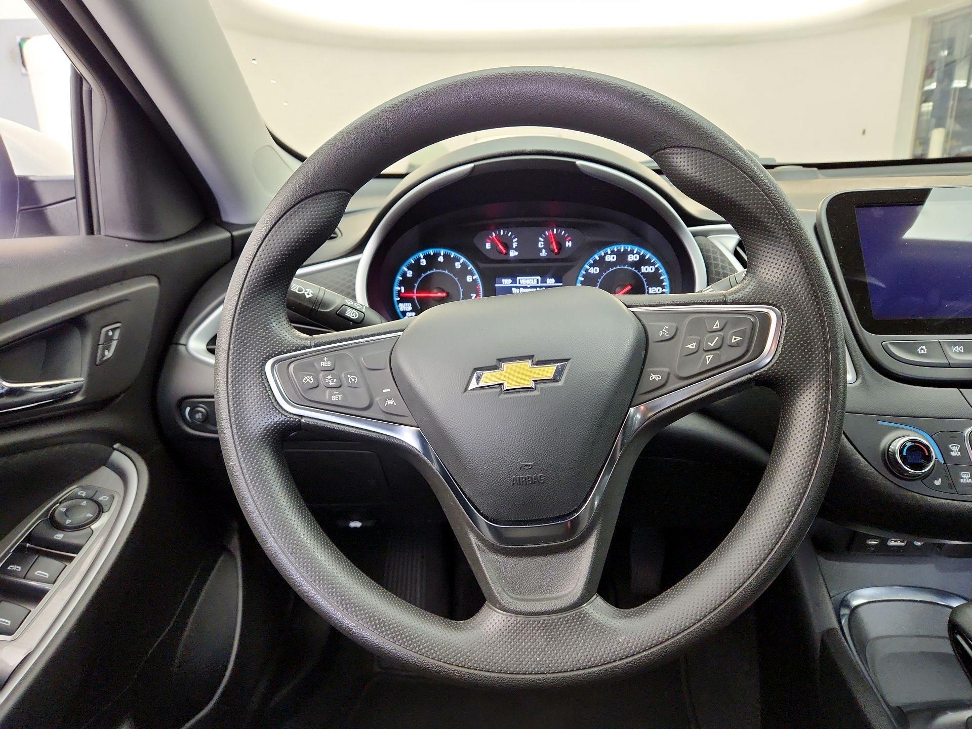 Thumbnail: 2023 Chevrolet Malibu - 10