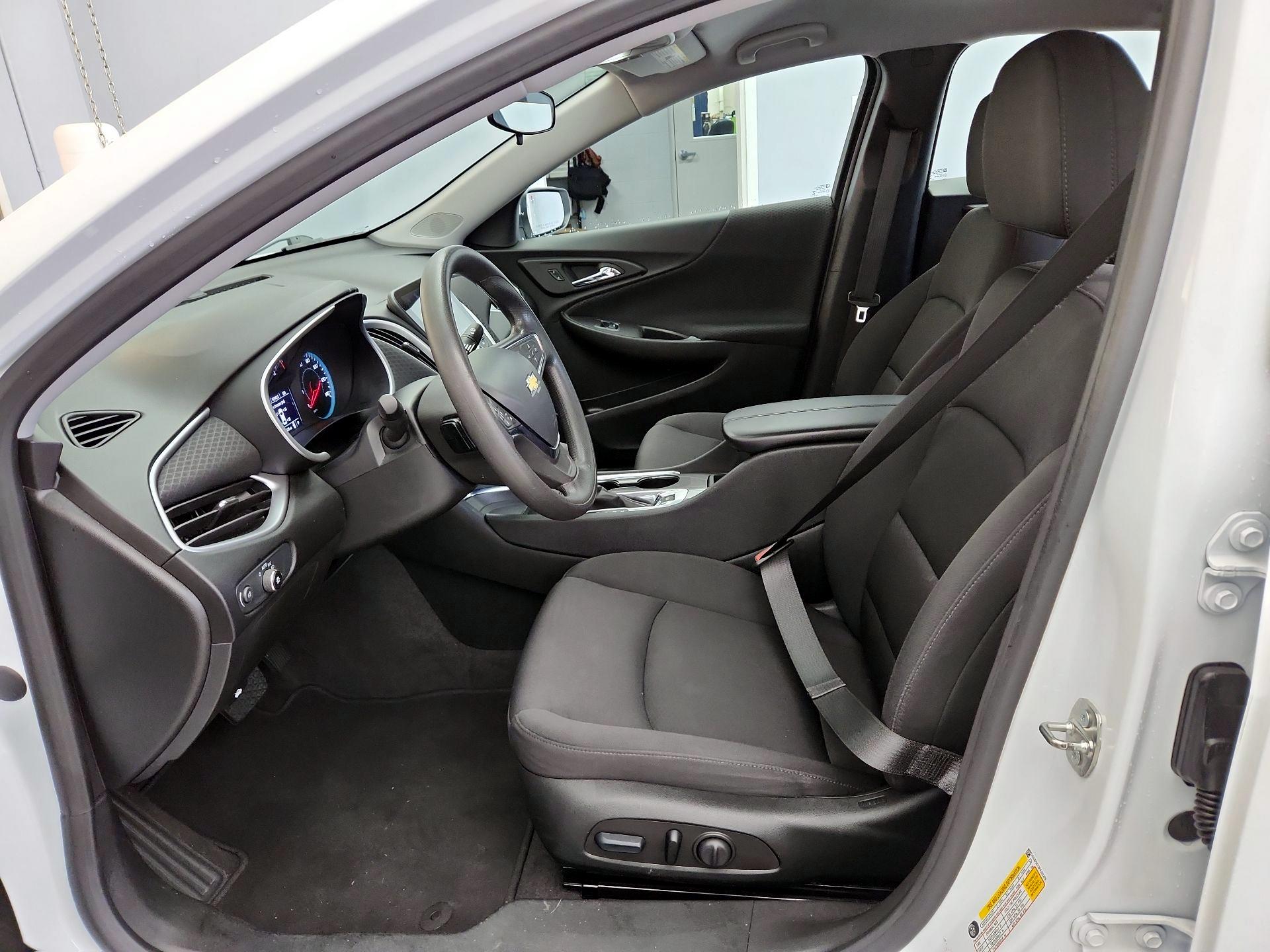 Thumbnail: 2023 Chevrolet Malibu - 11