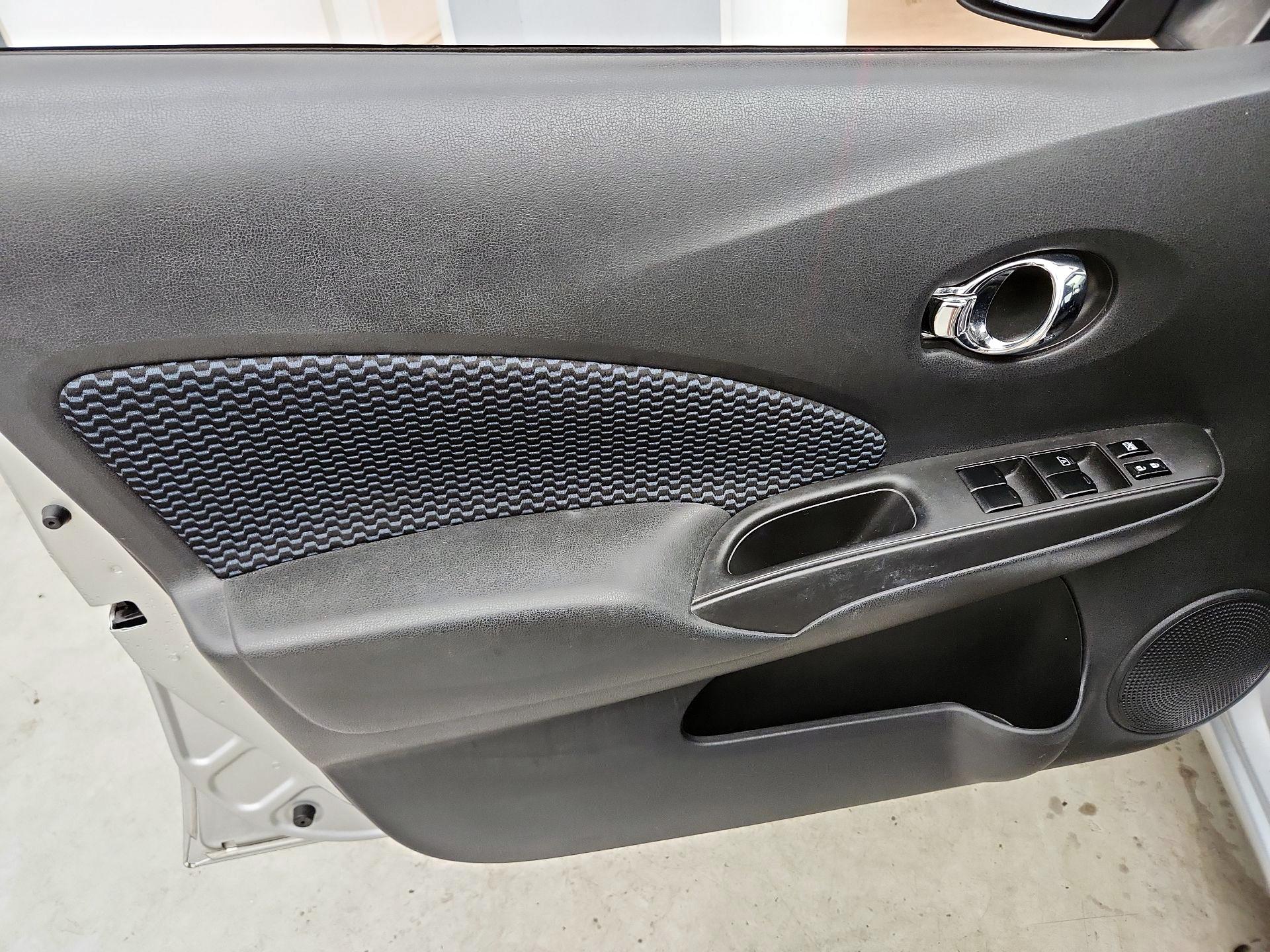 Thumbnail: 2014 Nissan Versa Note - 12