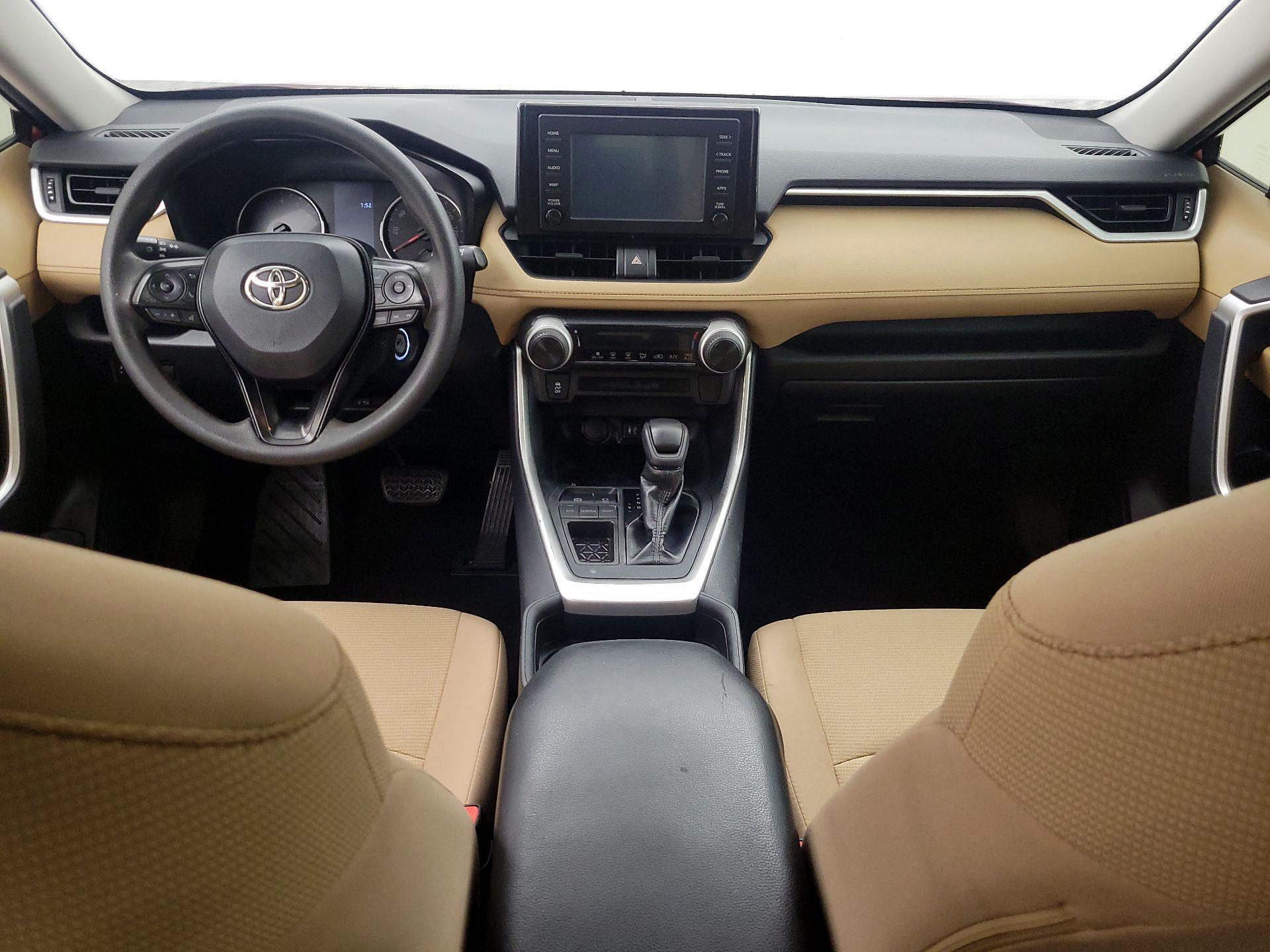 Thumbnail: 2019 Toyota RAV4 - 9