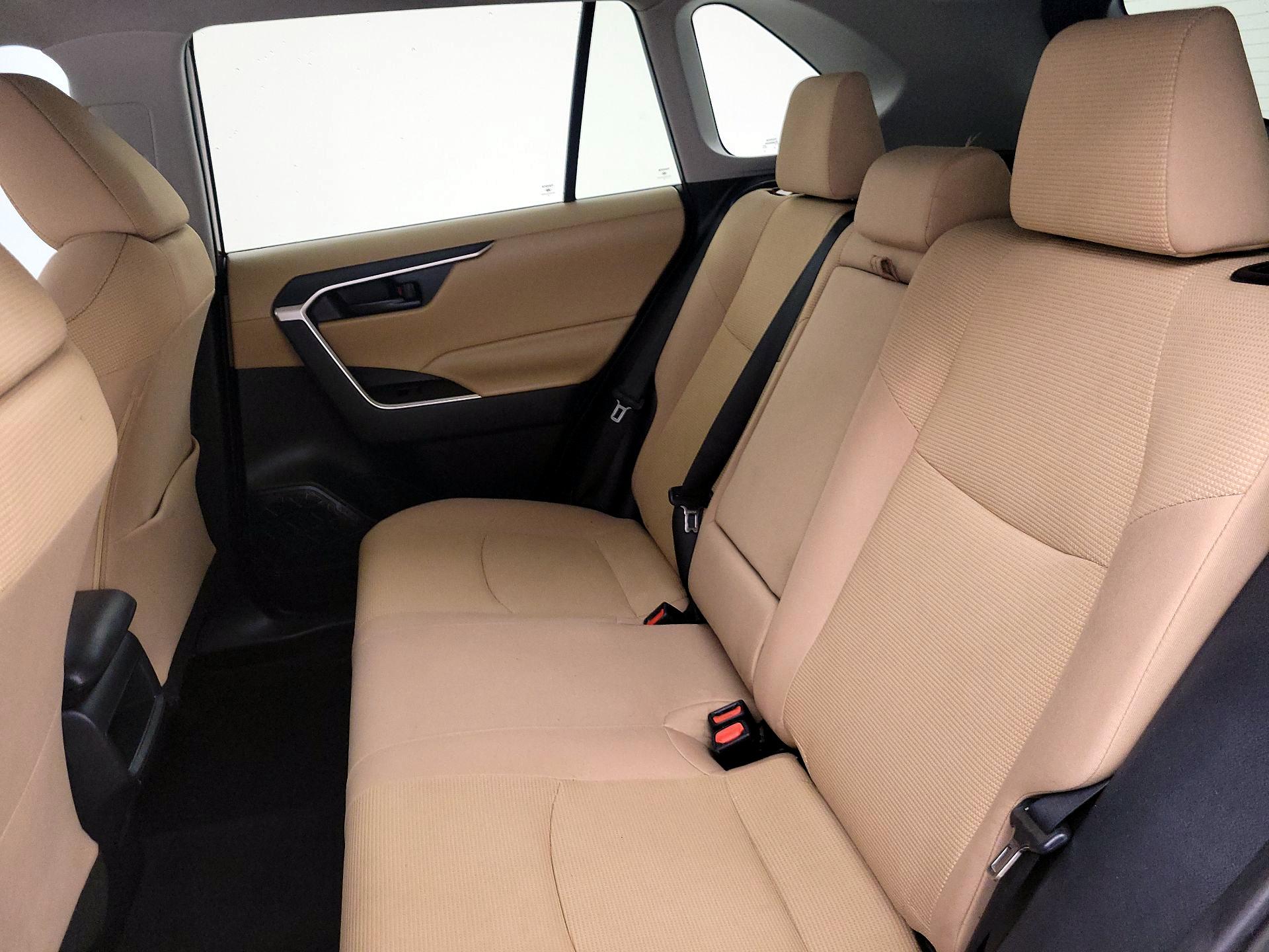 Thumbnail: 2019 Toyota RAV4 - 19