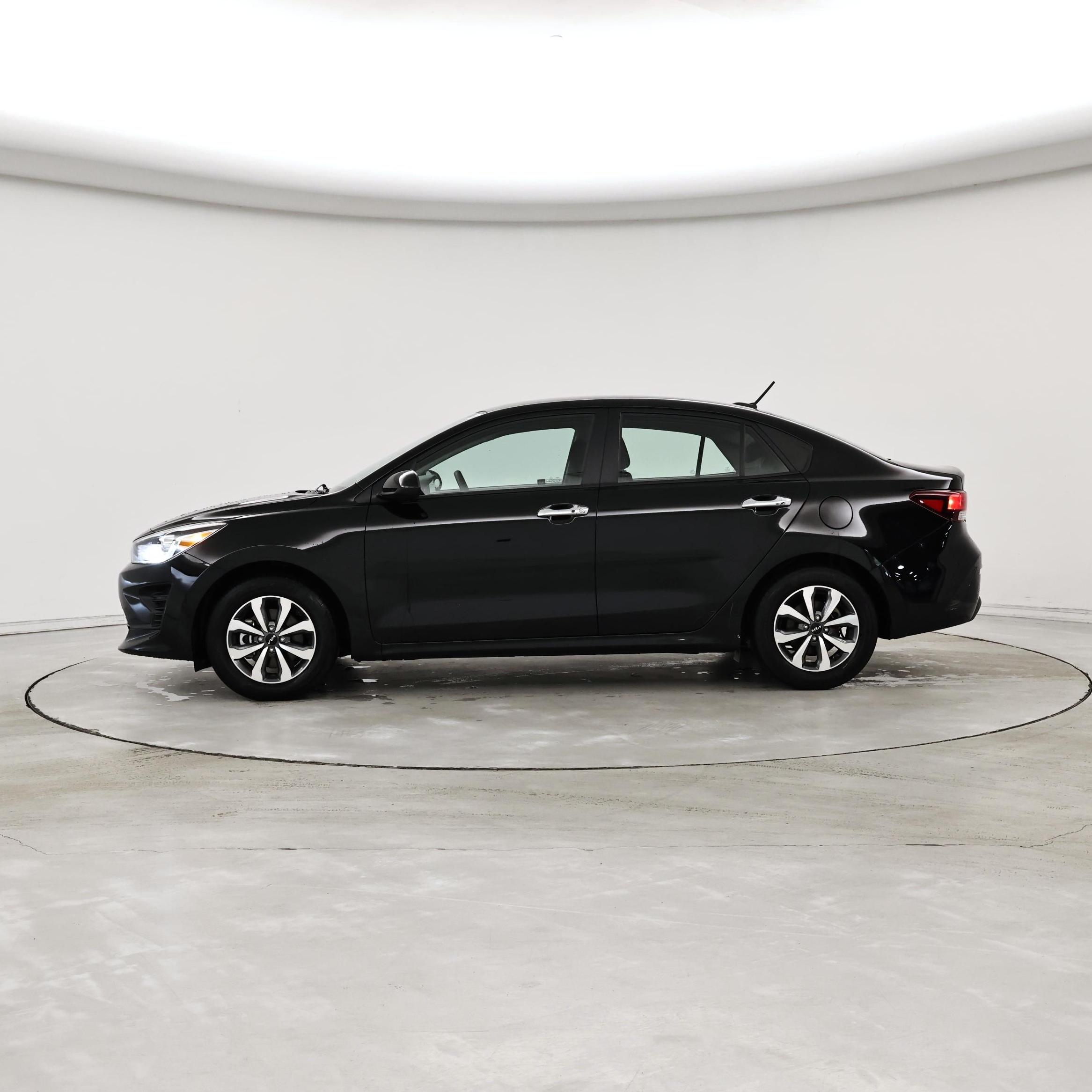 Thumbnail: 2023 Kia Rio - 3